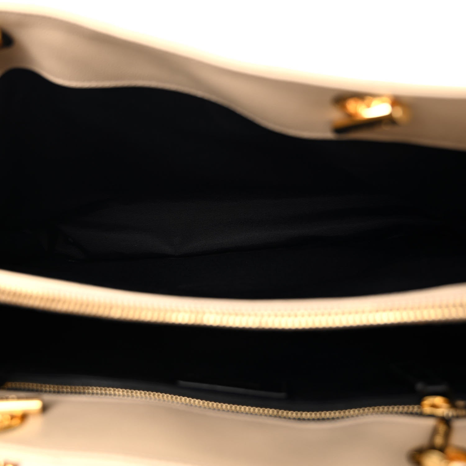 Saint Laurent Grain De Poudre Matelasse Chevron Monogram Shopping Bag Nude Powder 7 of 10