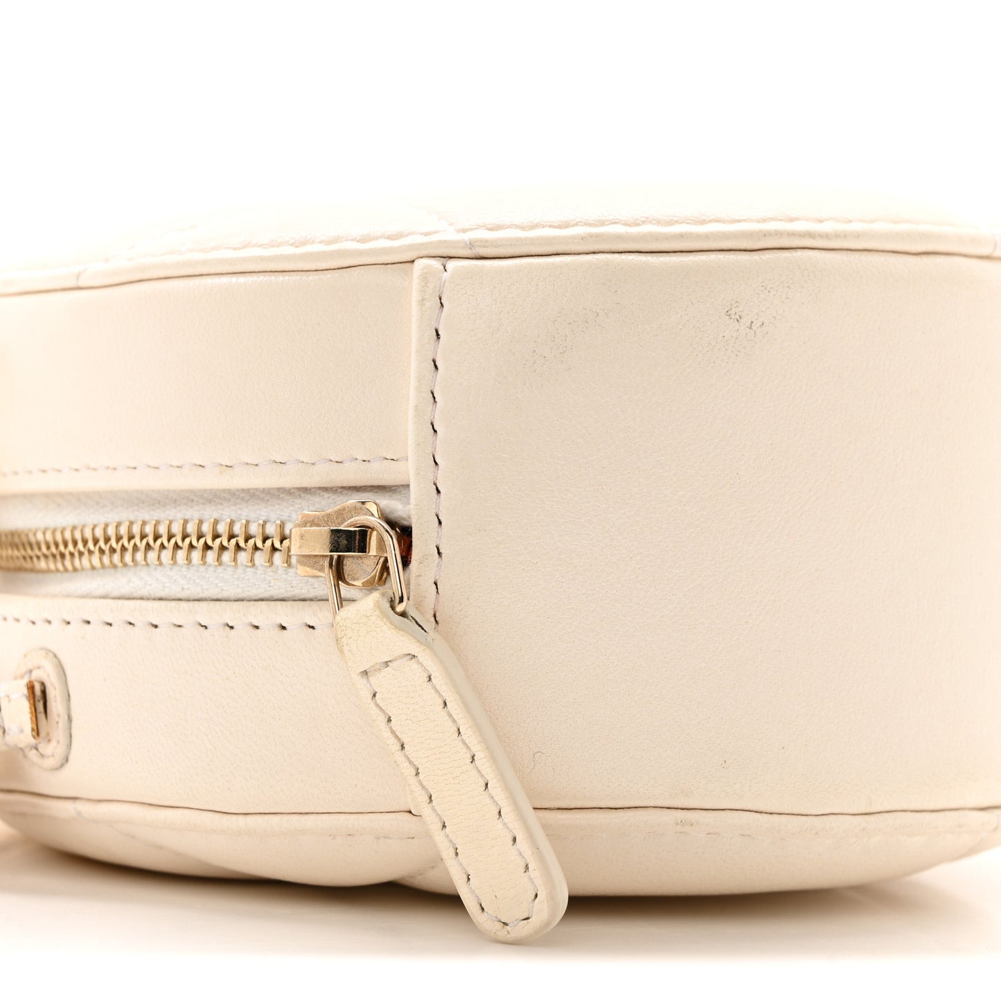 Lambskin Quilted Chanel 19 Round Clutch With Chain White
