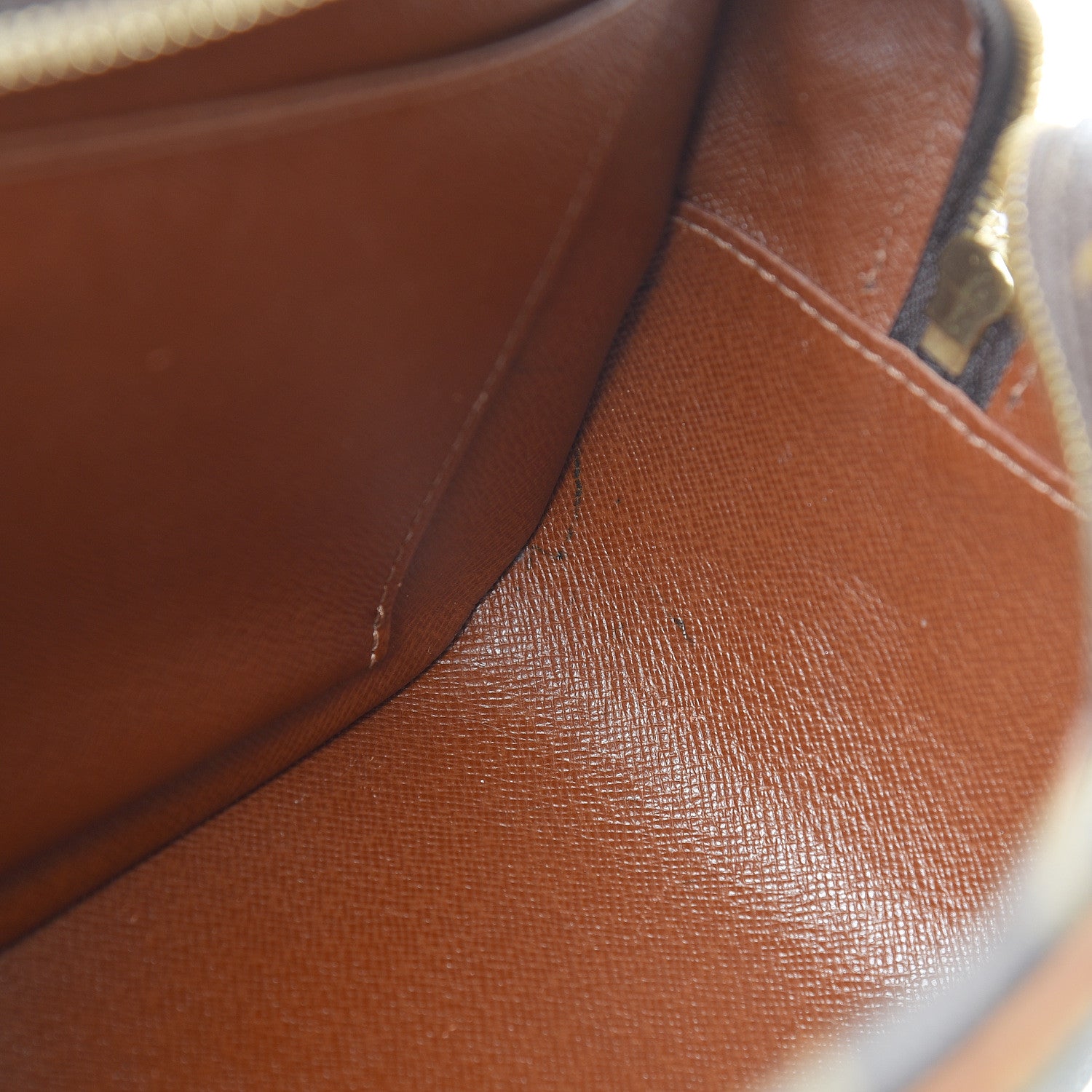 Louis Vuitton Monogram Cite MM 20 of 21