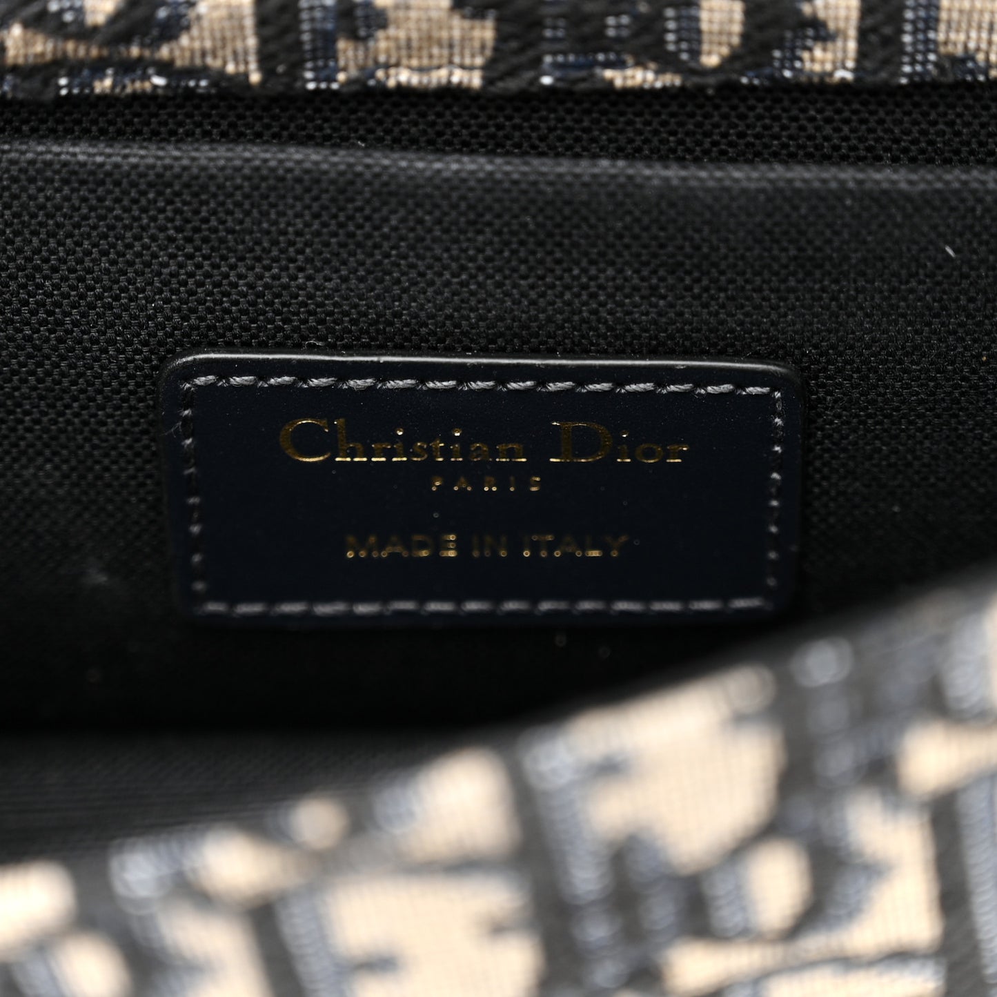 Oblique 30 Montaigne East West Chain Flap Bag Blue