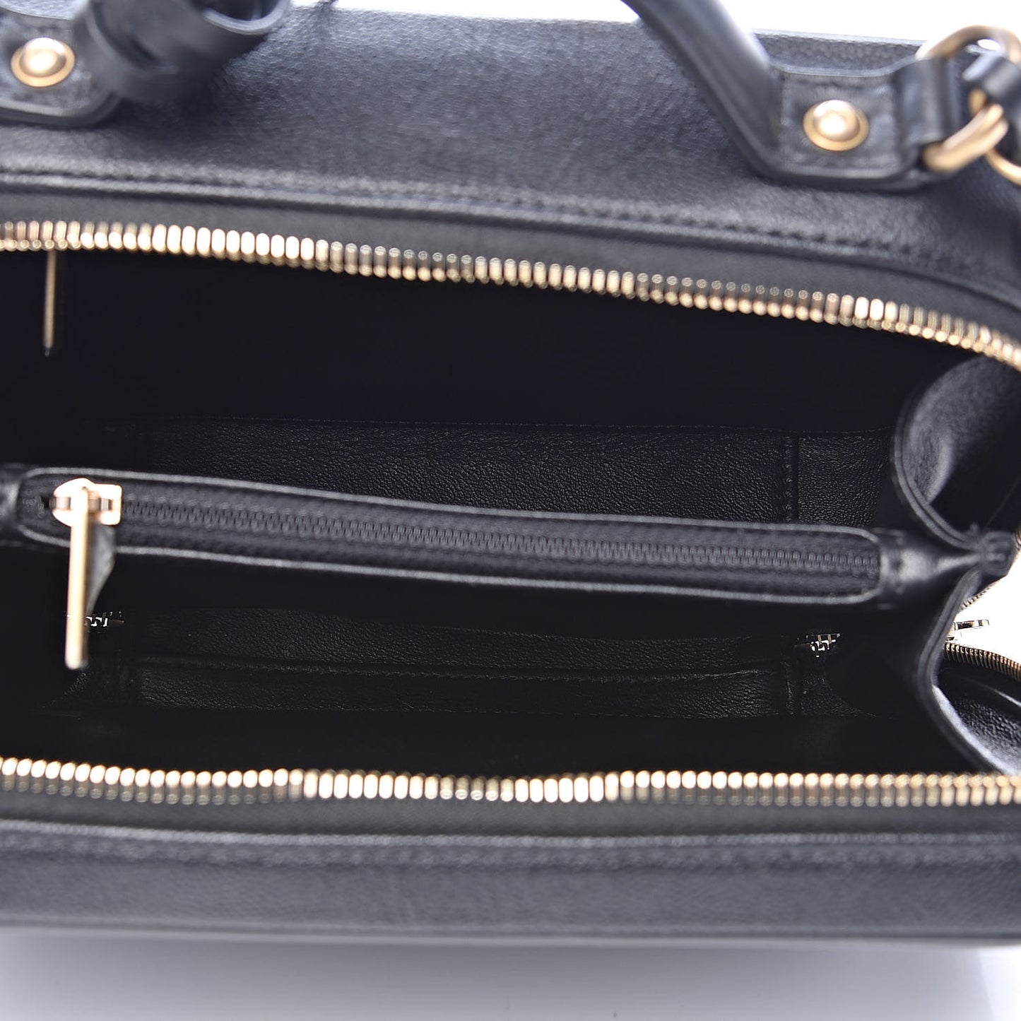 Caviar Quilted Medium CC Filigree Vanity Case Black