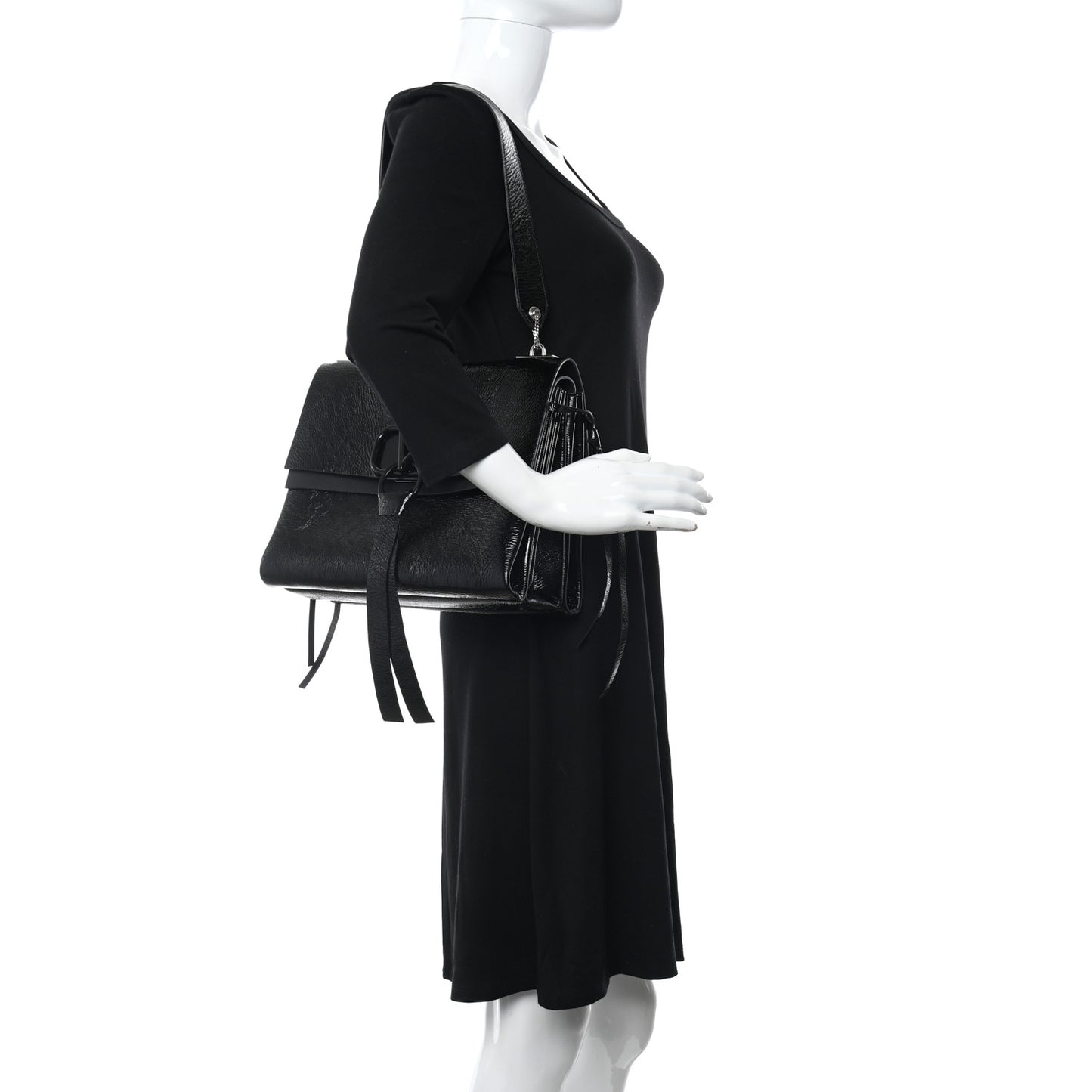 Textured Patent Calfskin Medium Vring Shoulder Bag Black