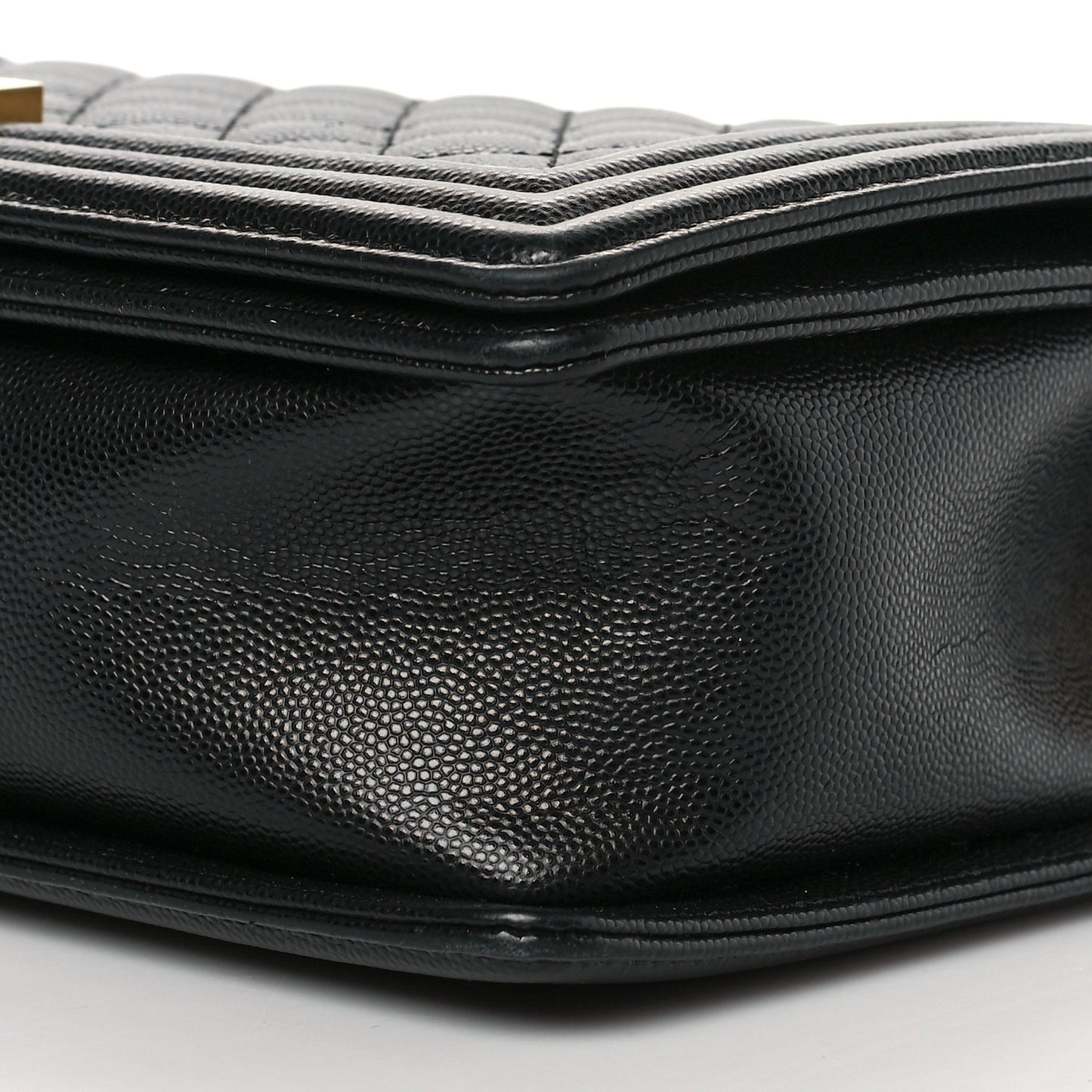 Caviar Quilted New Medium Boy Flap Black