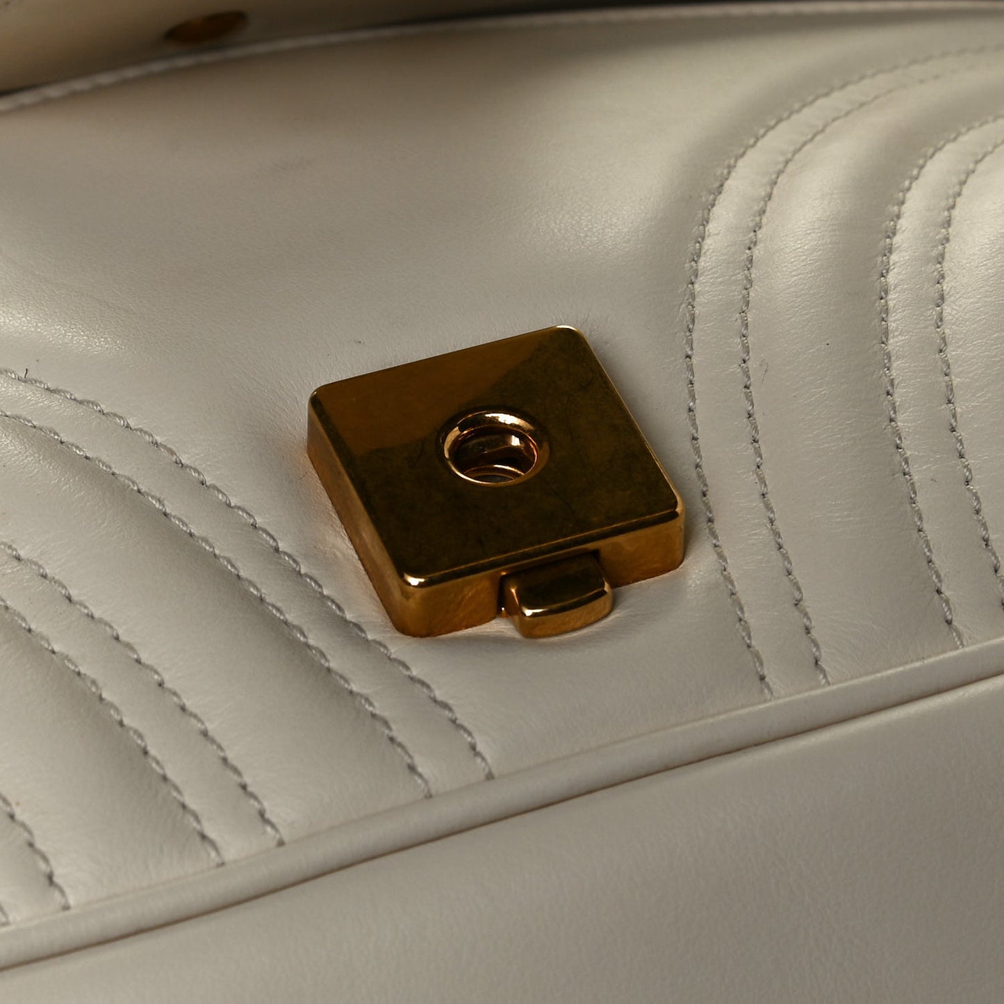 Calfskin Matelasse Small GG Marmont Shoulder Bag White