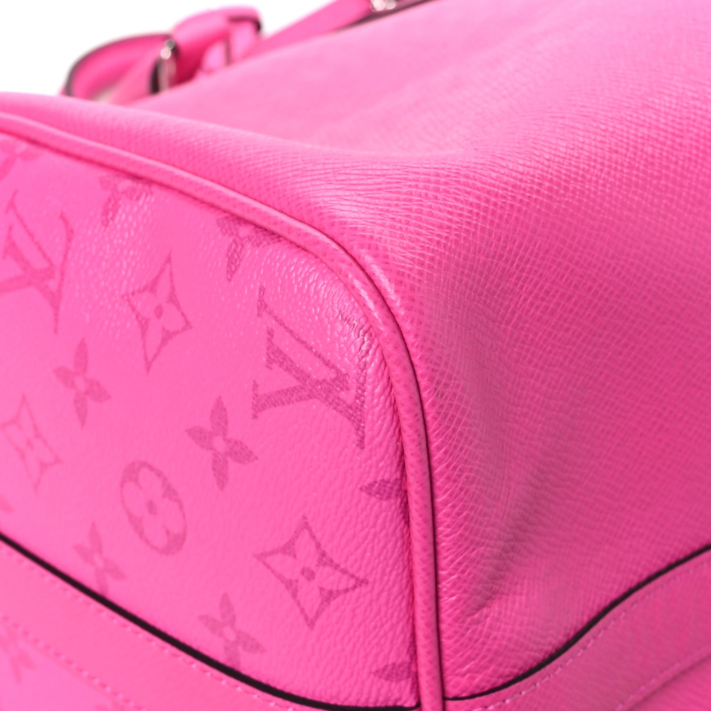 LOUIS VUITTON Taigarama Keepall Bandouliere 50 Fuchsia