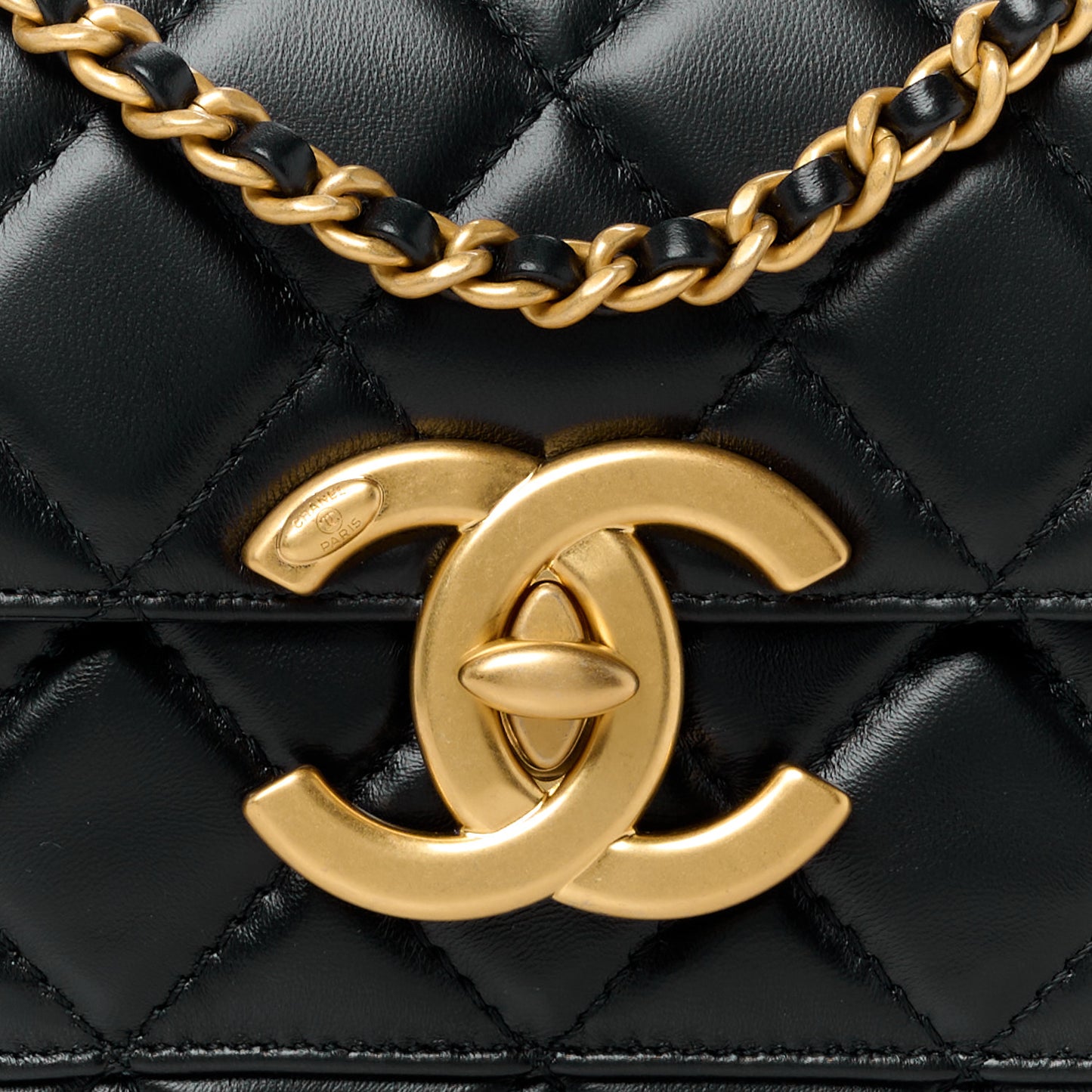 Shiny Lambskin Quilted Mini Maxi CC Flap Black
