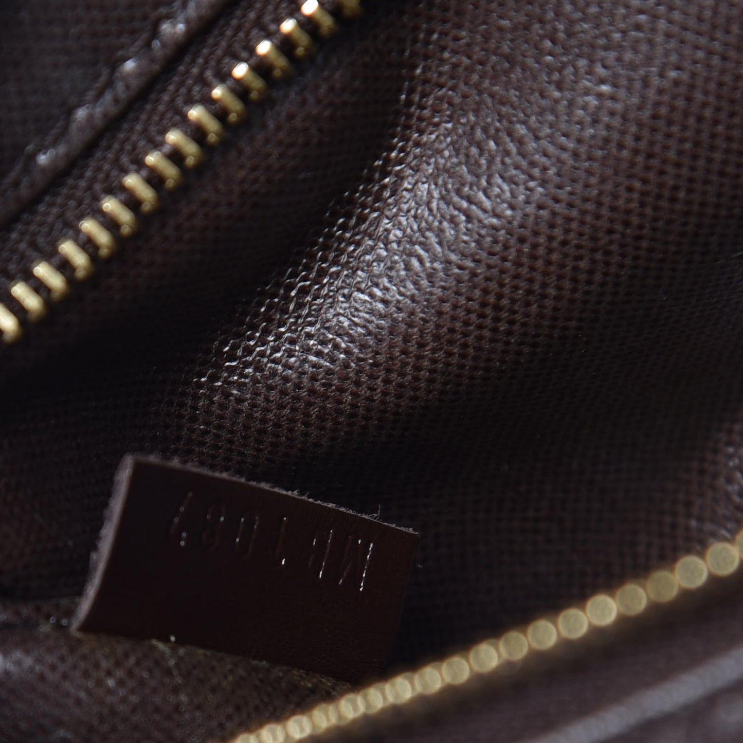 Damier Ebene Toiletry Bag 25