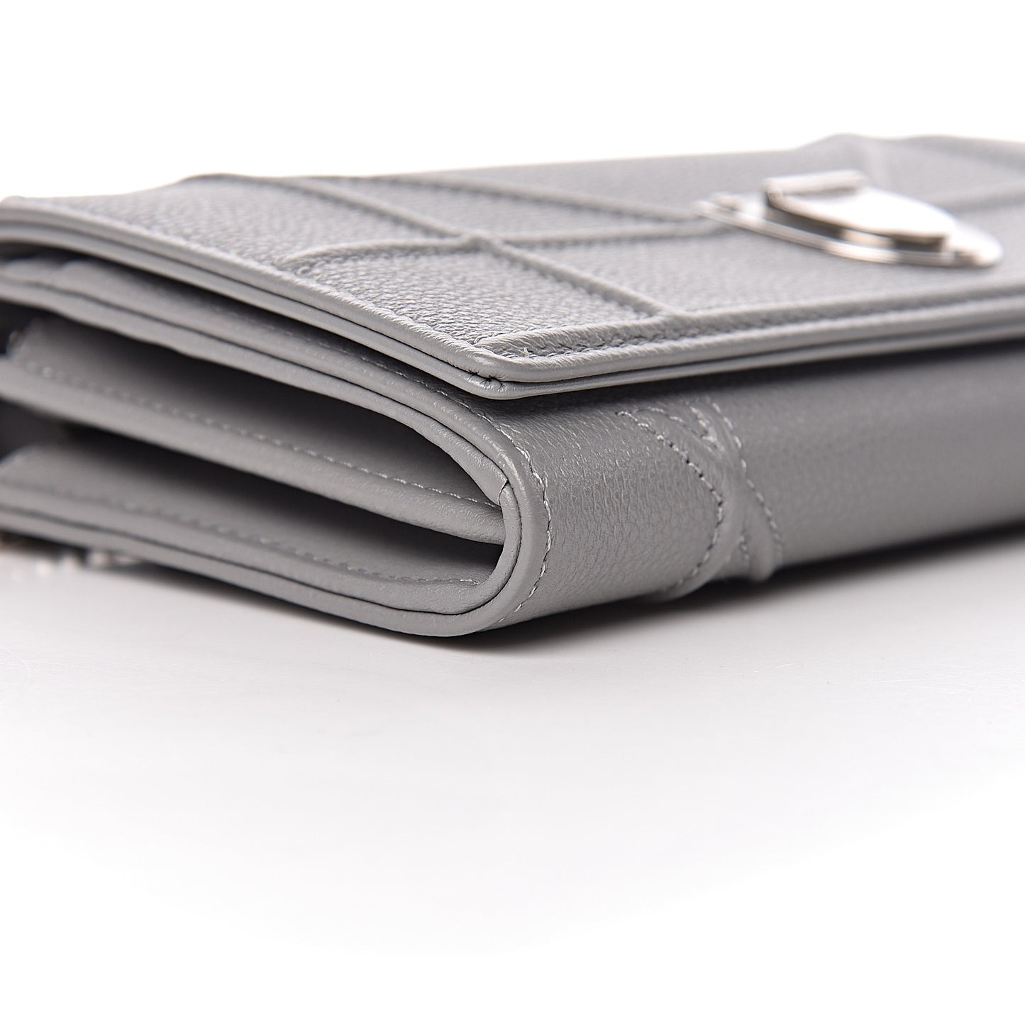 Grained Calfskin Diorama Croisiere Chain Wallet Gris