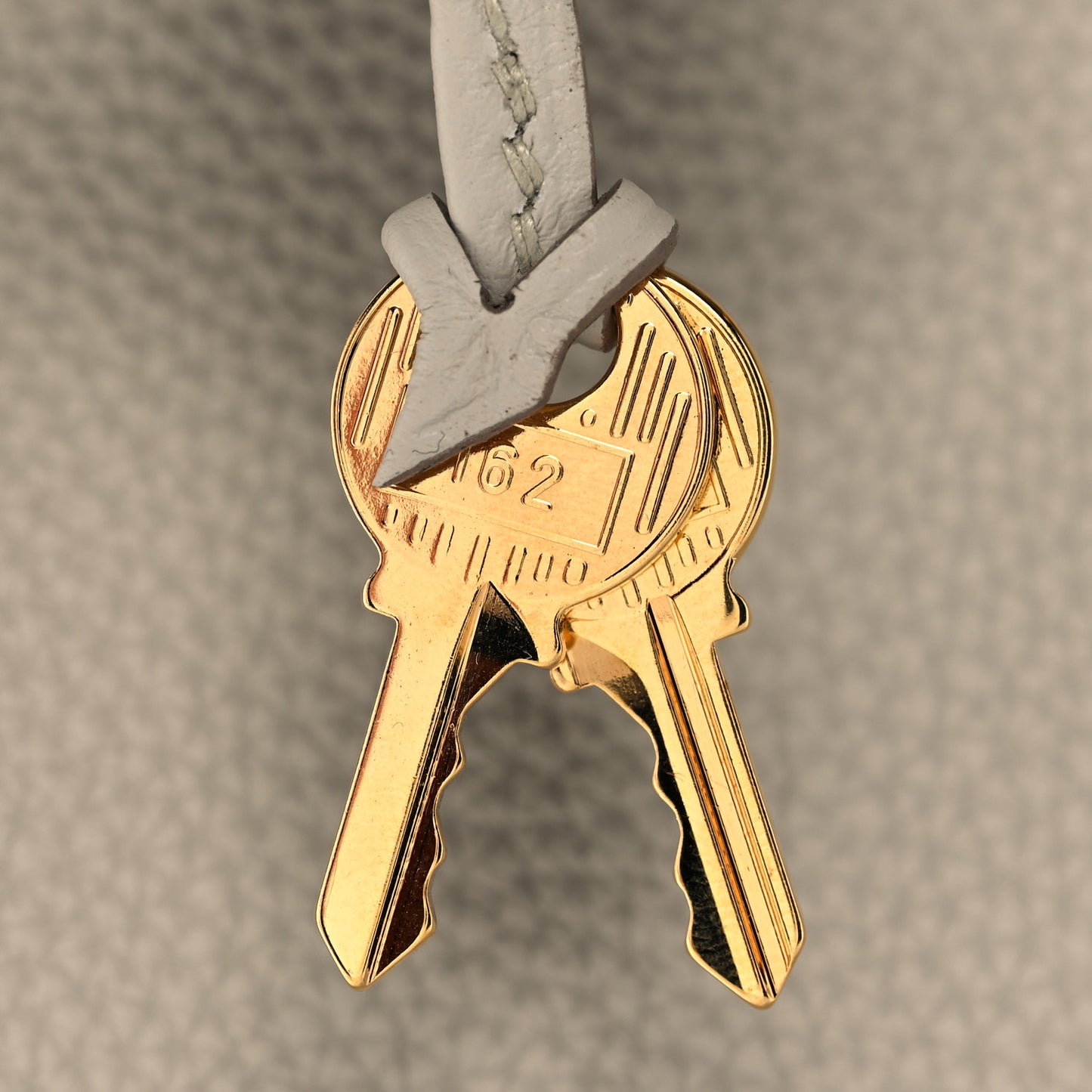 Togo Kelly Retourne 25 Beton