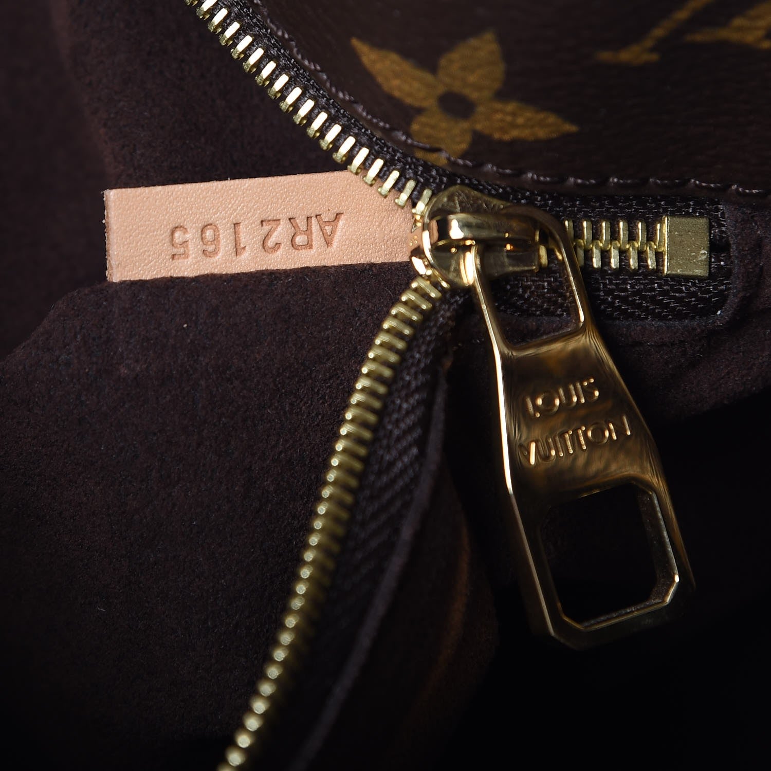 Louis Vuitton Monogram Metis 6 of 7