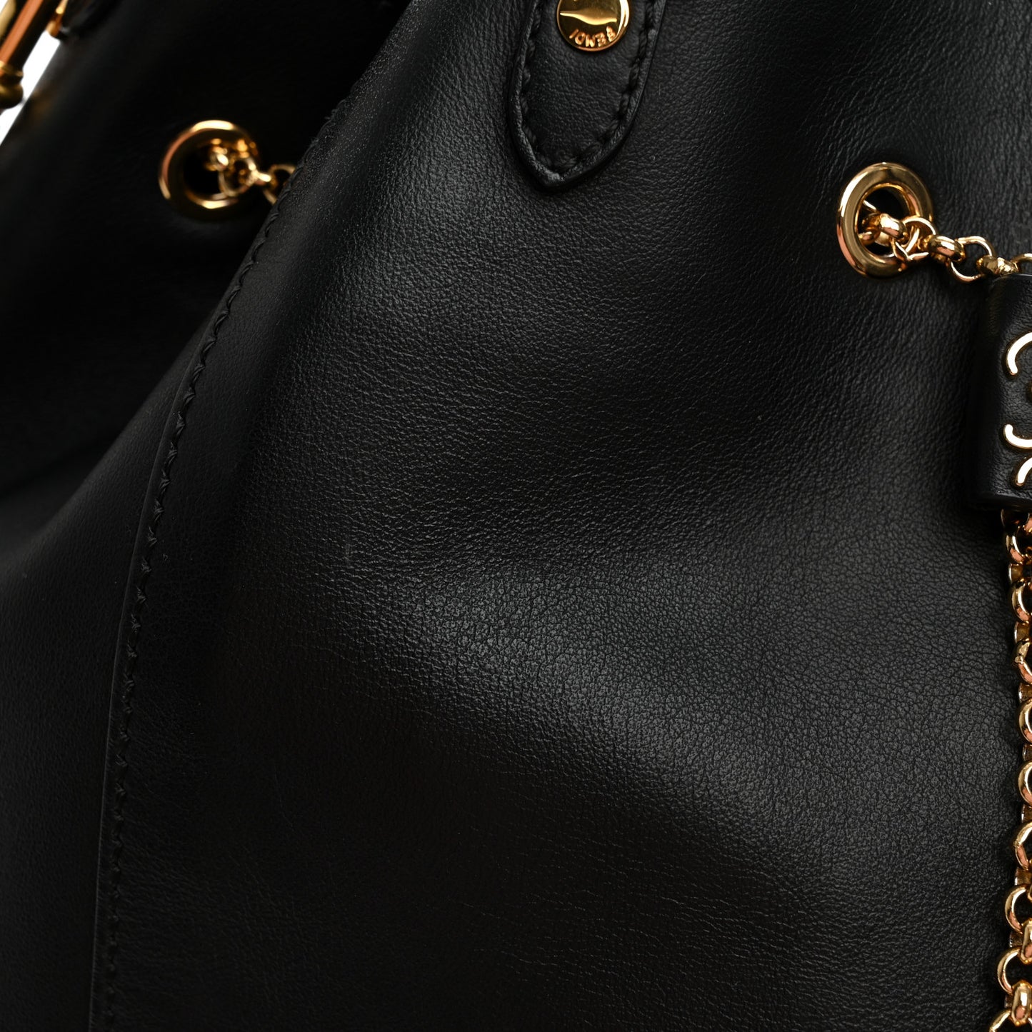 Vitello Grace King Karligraphy Chain Bucket Bag Black Bisquit