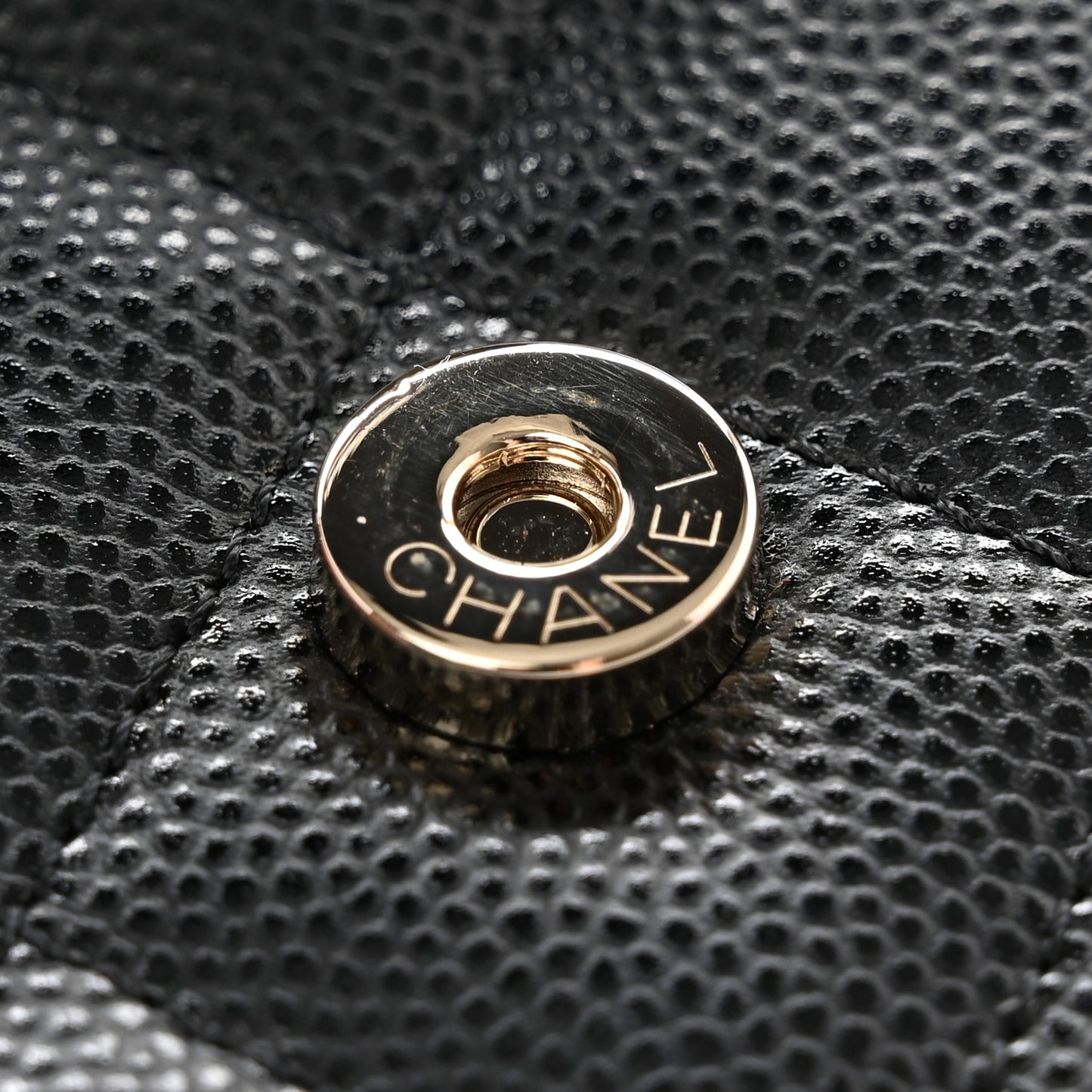 Caviar Quilted Flap Card Holder On Chain Black