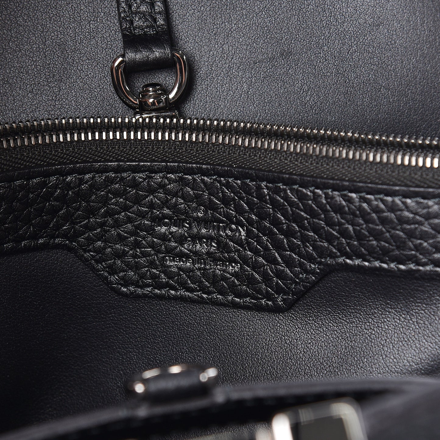 Metallic Taurillon Capucines MM Anthracite