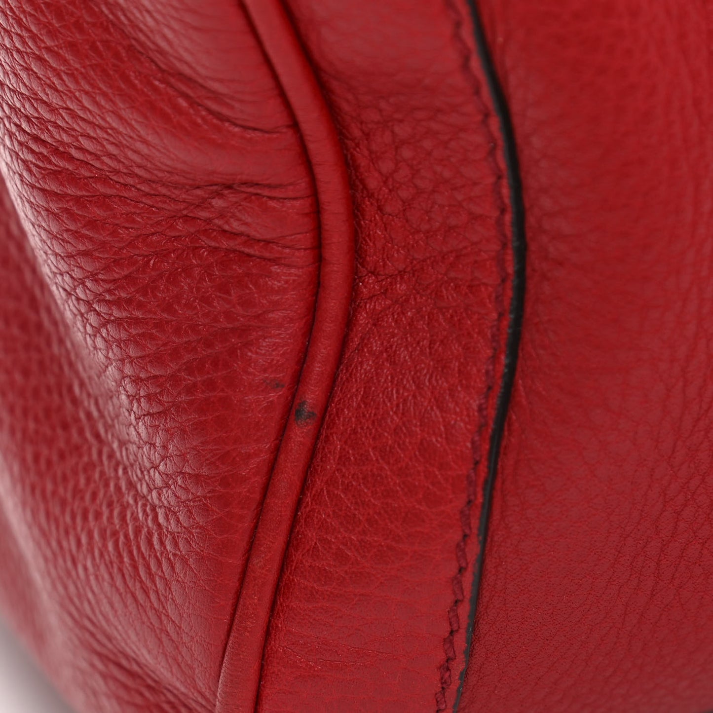 Pebbled Calfskin Medium Soho Boston Red
