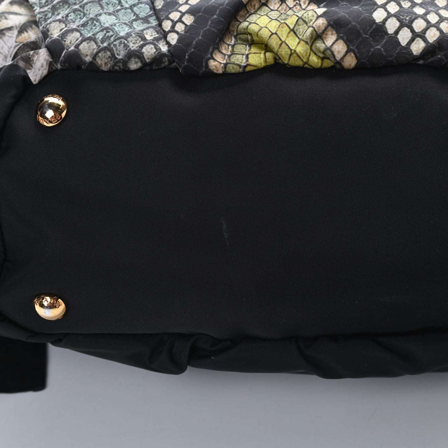 Nylon Python Print Large Bow Bag Verde