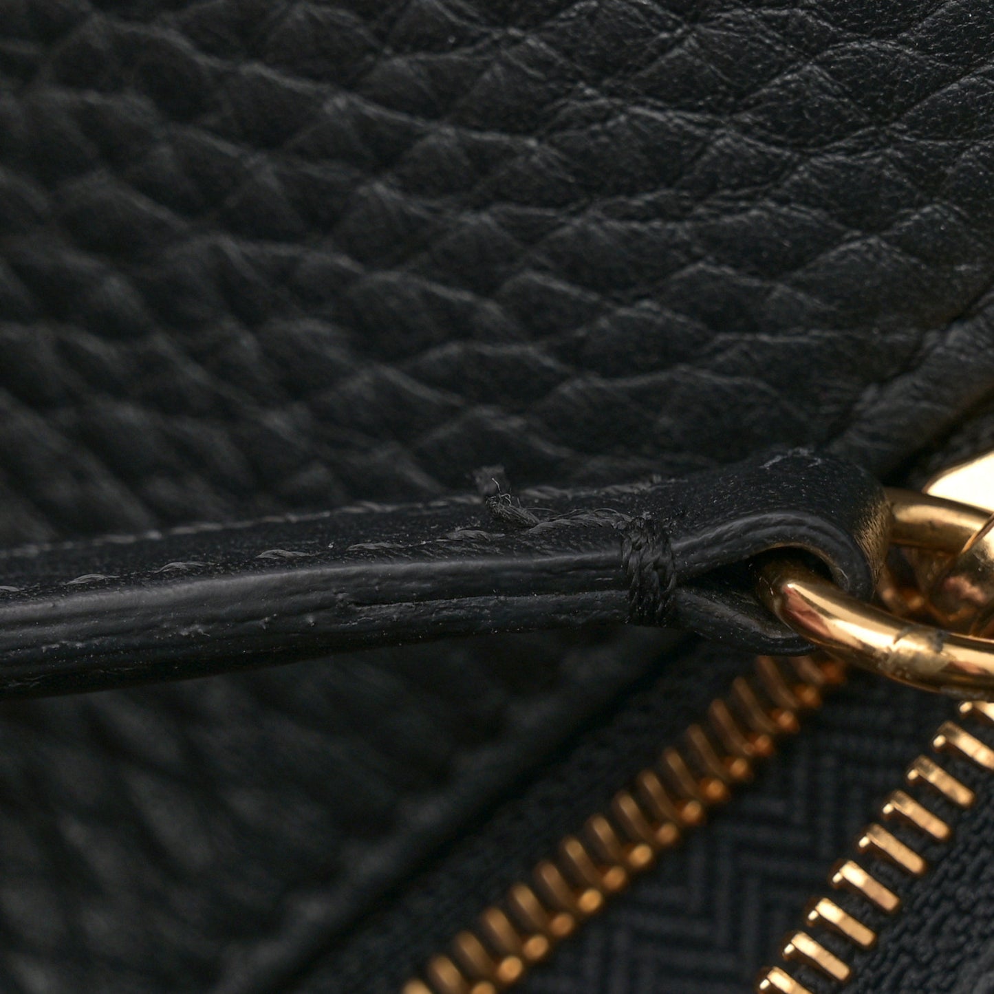 Heavy Grain Iris Tote Black