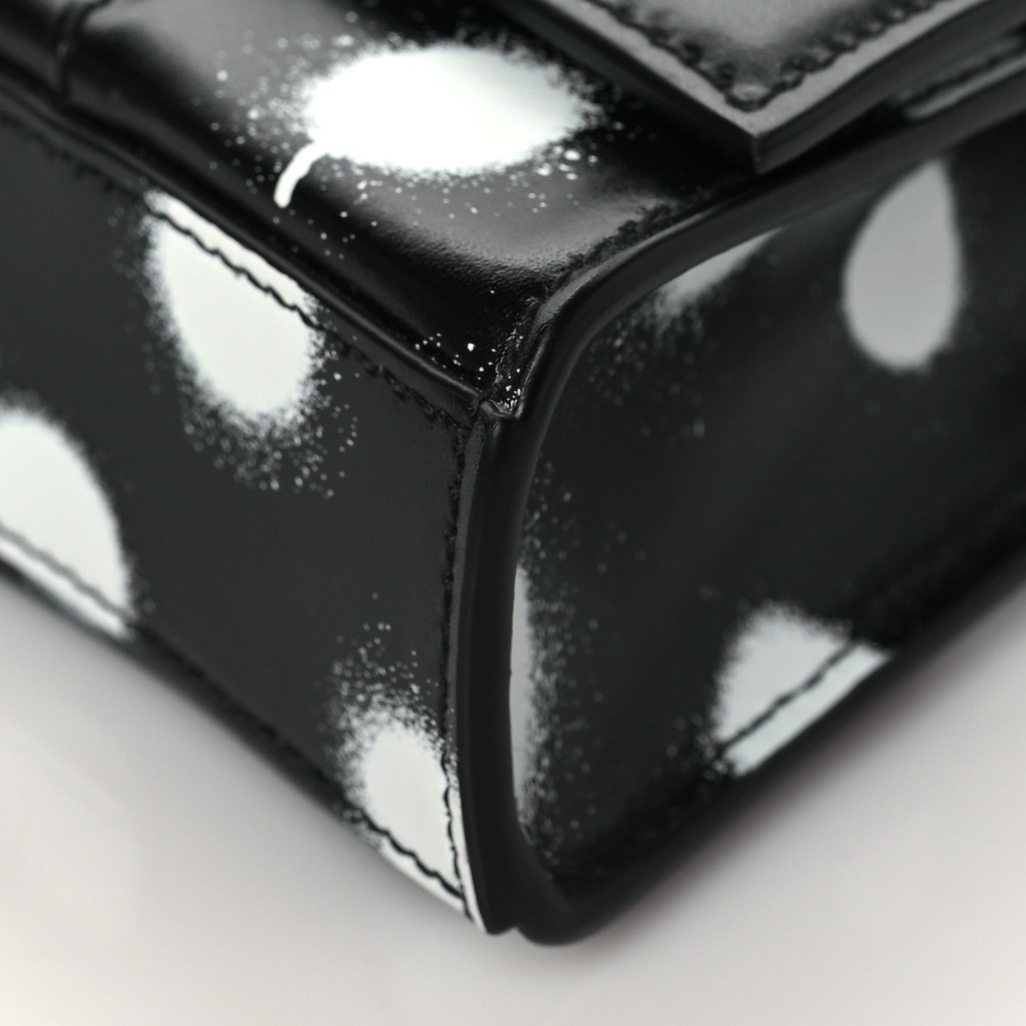 Shiny Box Calfskin Polka Dot Hourglass Chain Bag Black White