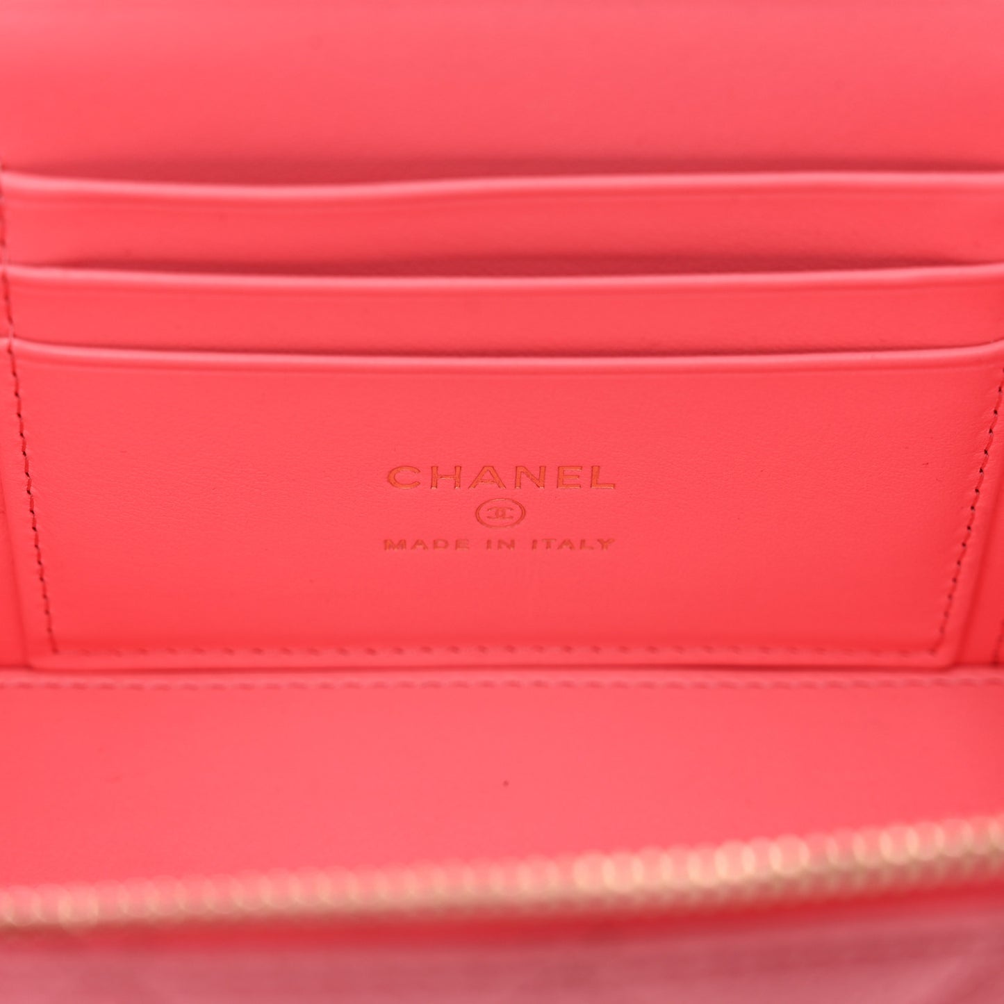 Shiny Caviar Quilted Pick Me Up Vanity Case Pink