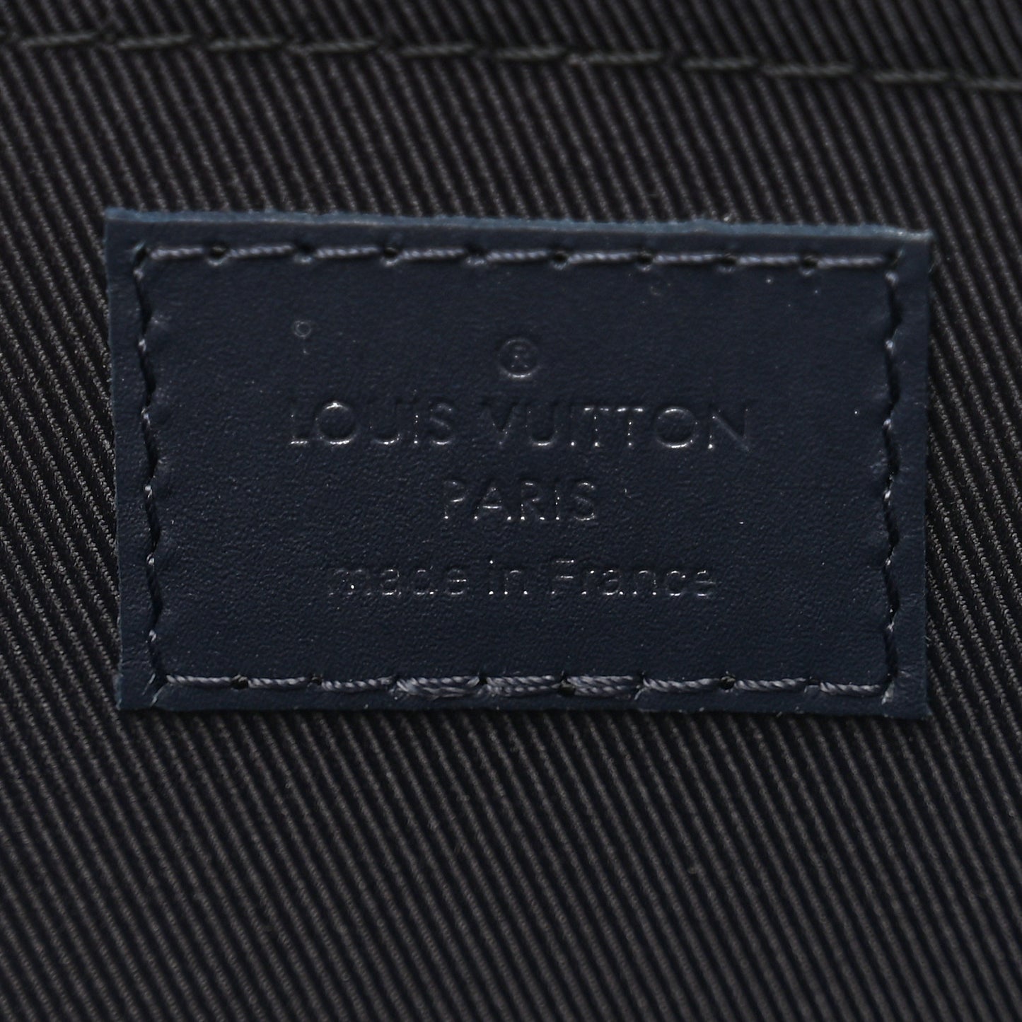 Damier Infini Discovery Pochette GM Onyx Silver