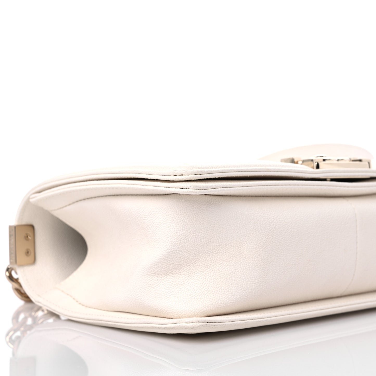 Caviar Quilted Medium Boy Flap White