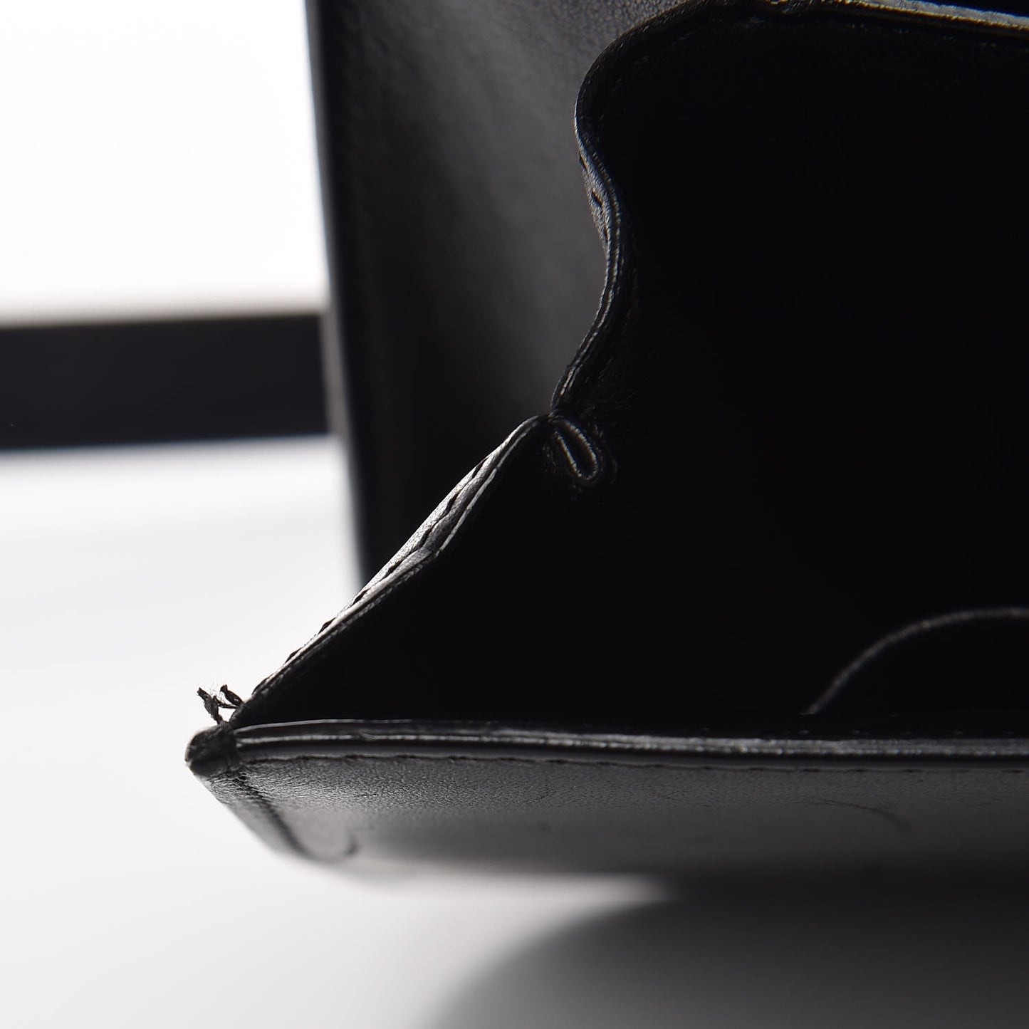 Box Calfskin Medium Classic Box Flap Bag Black