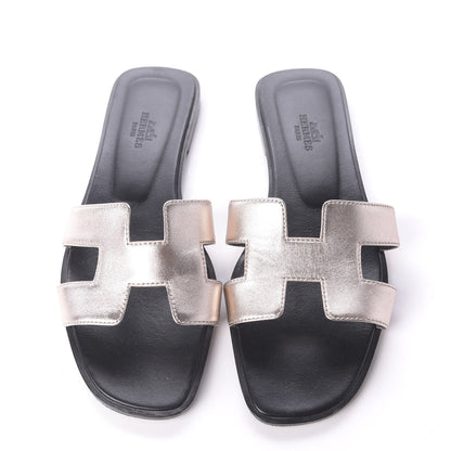 Hermes Metallic Nappa Oran Sandals 37.5 Or Vieilli 5 of 10