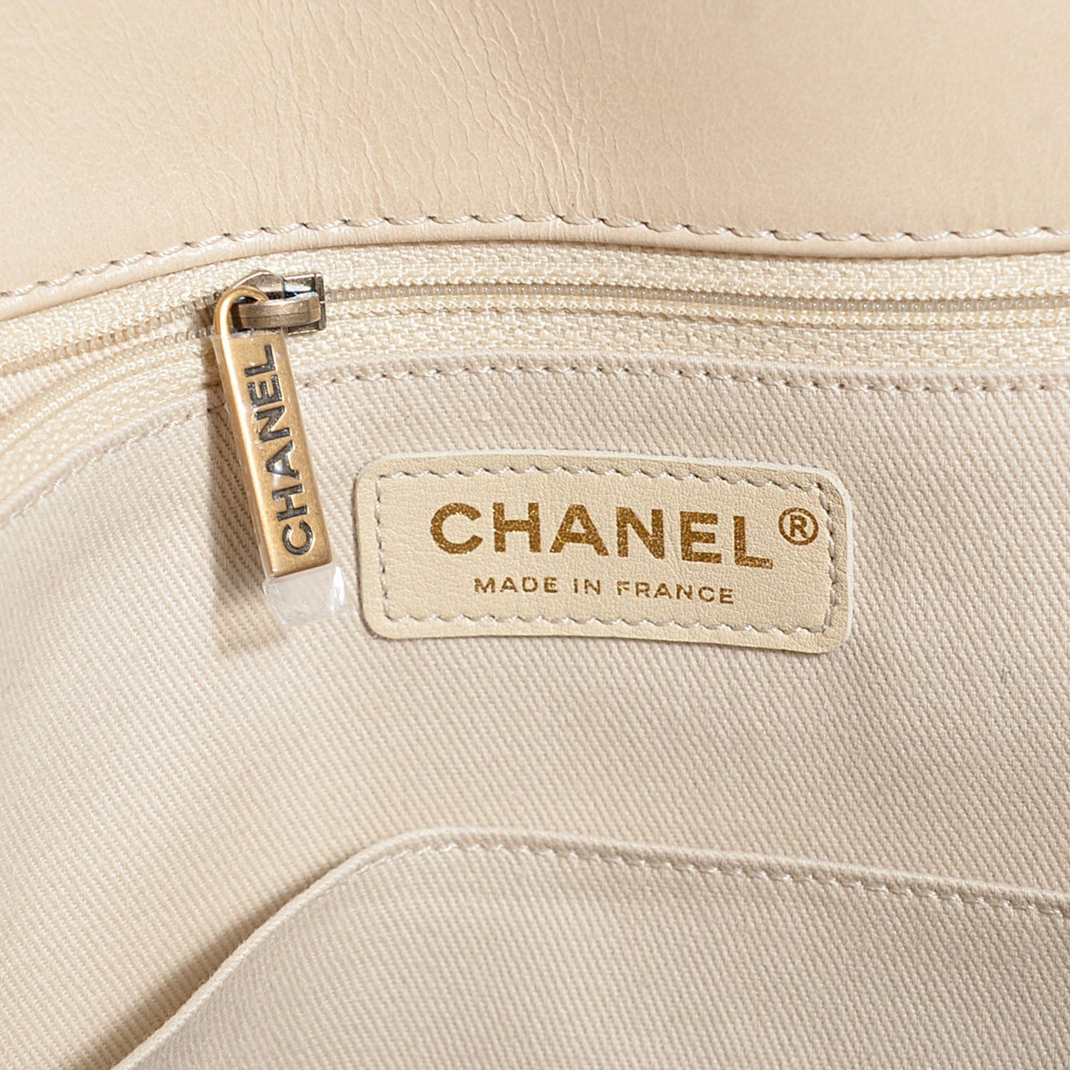 Chanel Glazed Calfskin Quilted Bubble CC Tote Light Beige 6 of 7