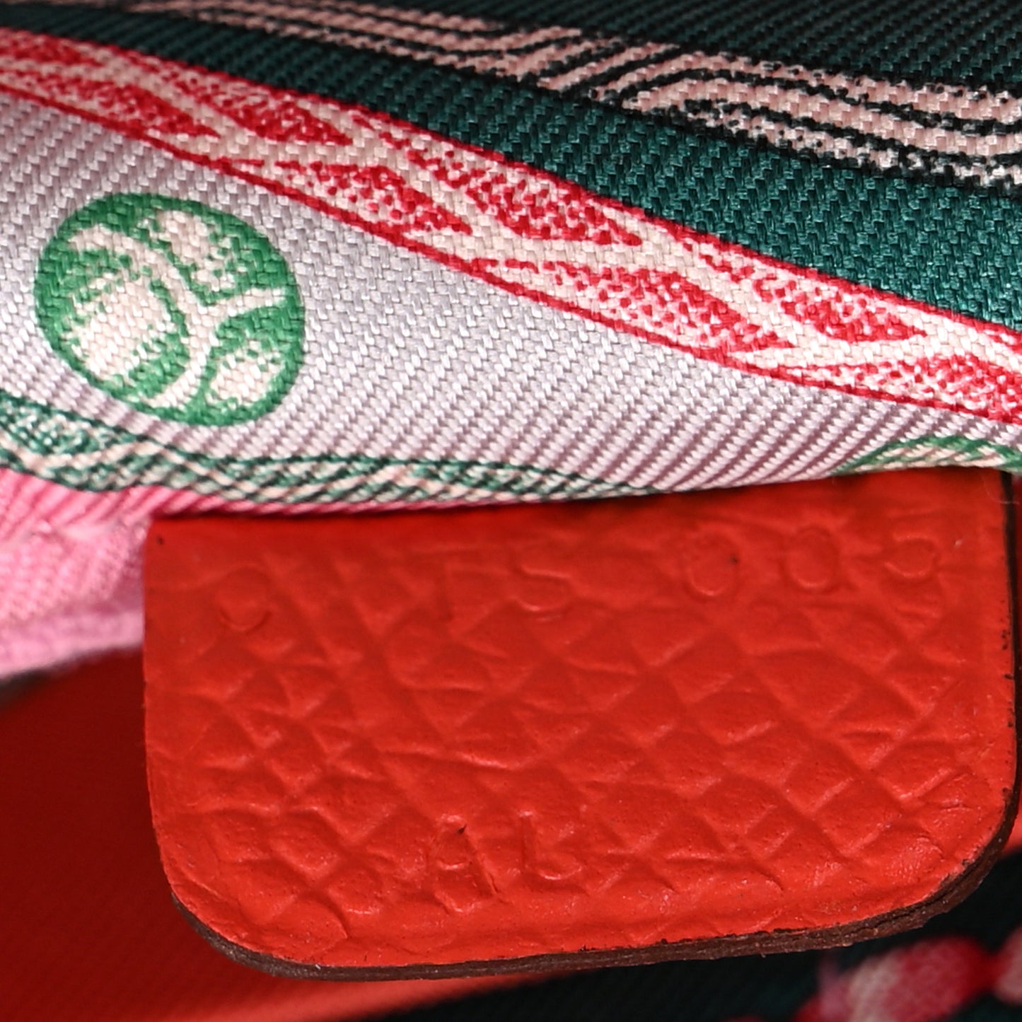 Epsom Silk'in Wallet Capucine