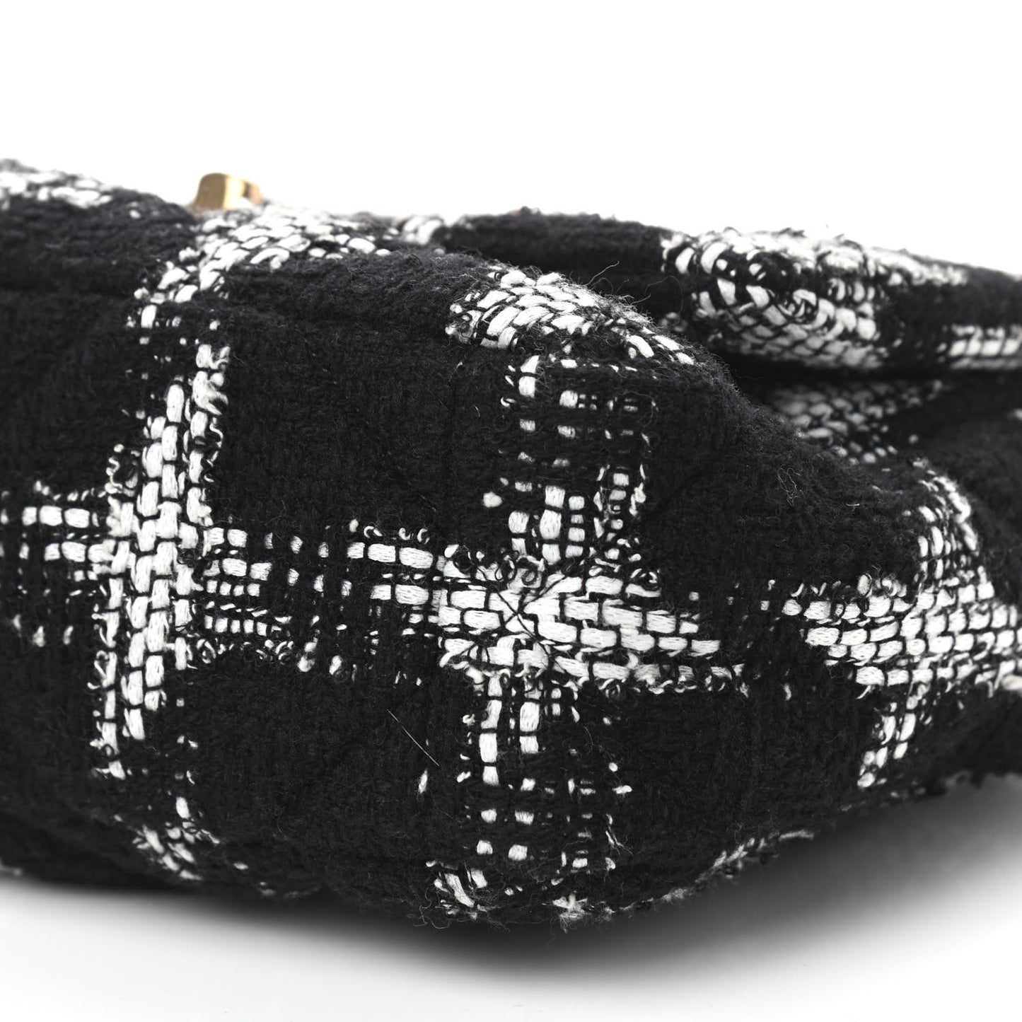 Tweed Quilted Medium Chanel 19 Flap Black White