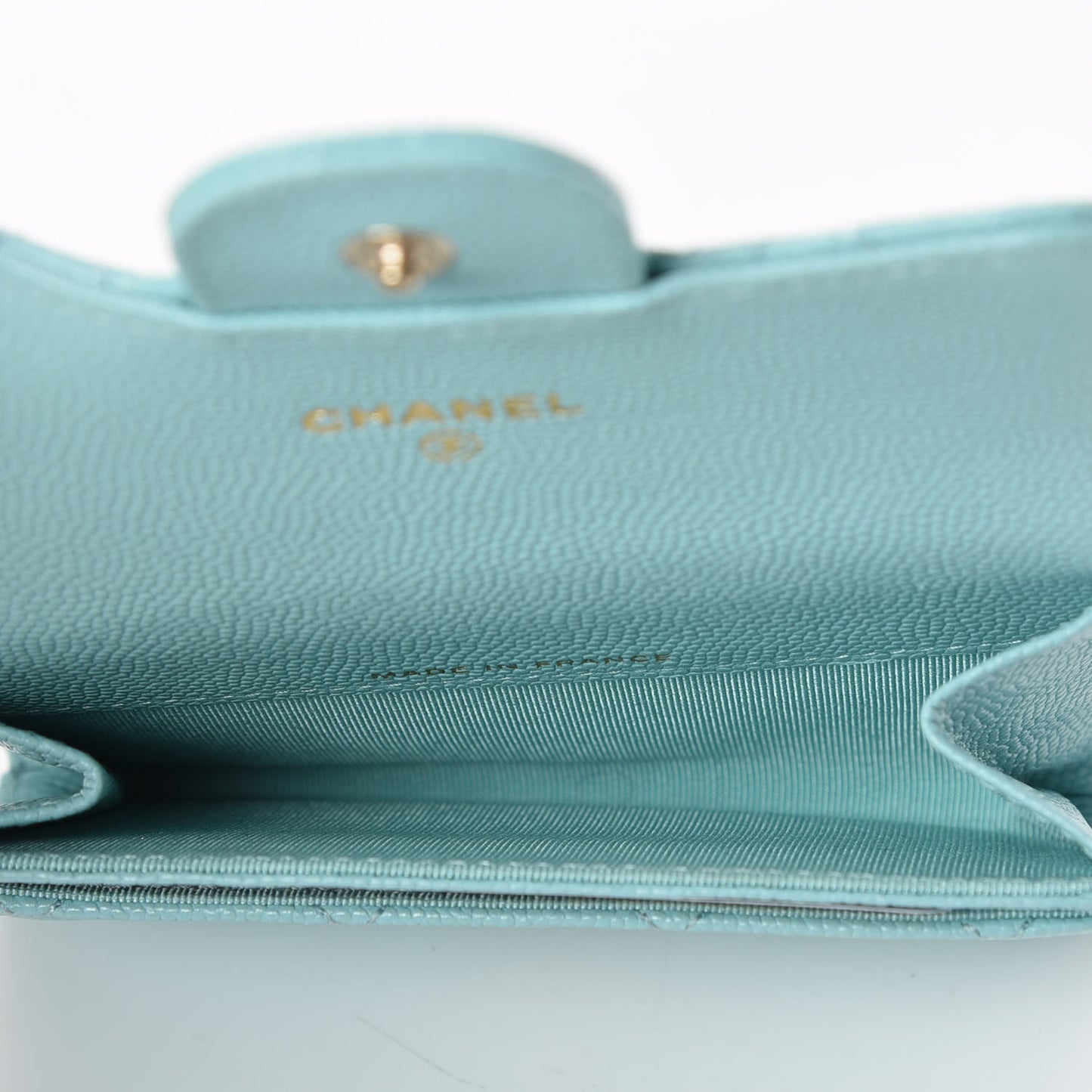Caviar Quilted Card Holder Light Blue
