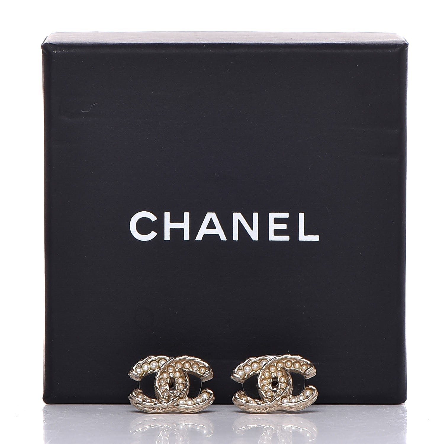 Chanel Pearl CC Earrings Gold 5 of 5