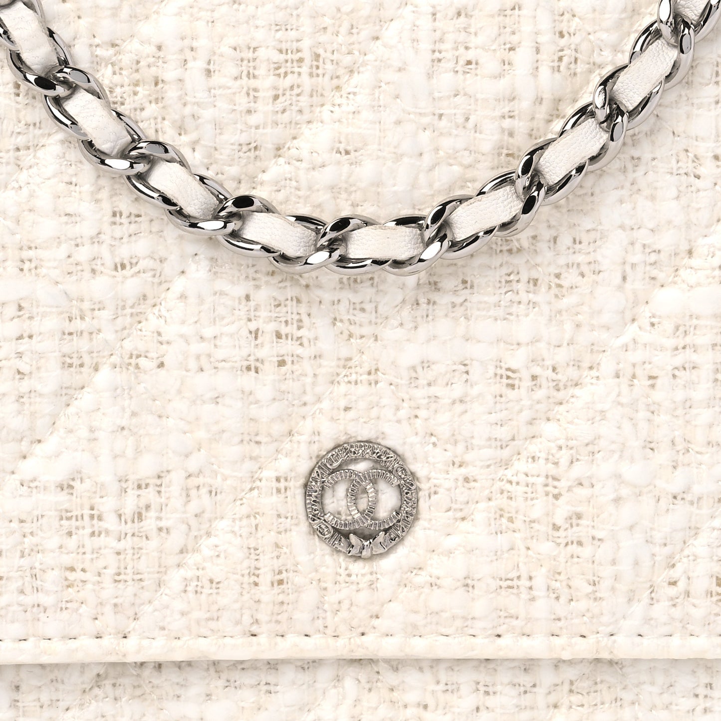 Tweed Quilted Wallet on Chain WOC White