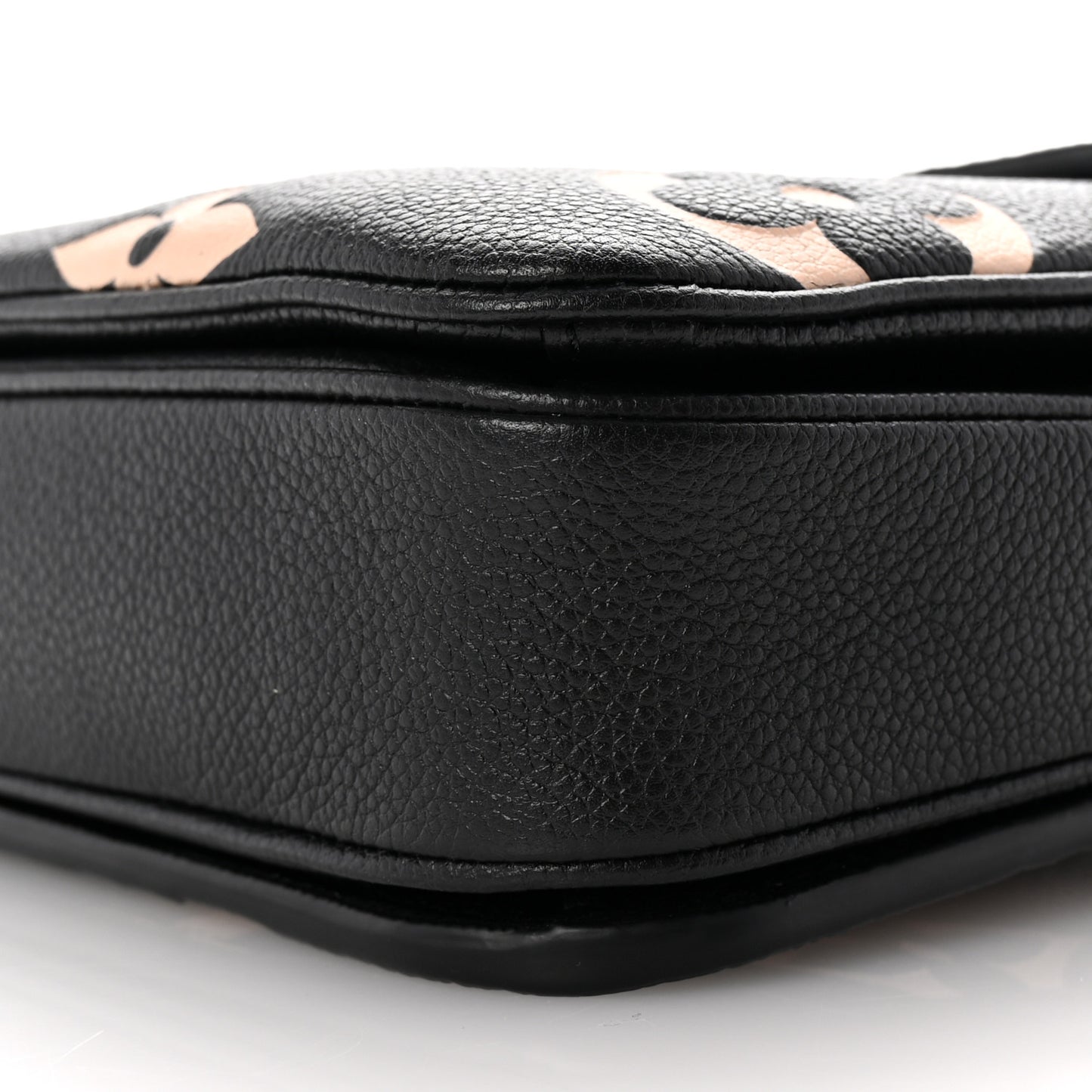 Empreinte Monogram Giant Pochette Metis Black Beige