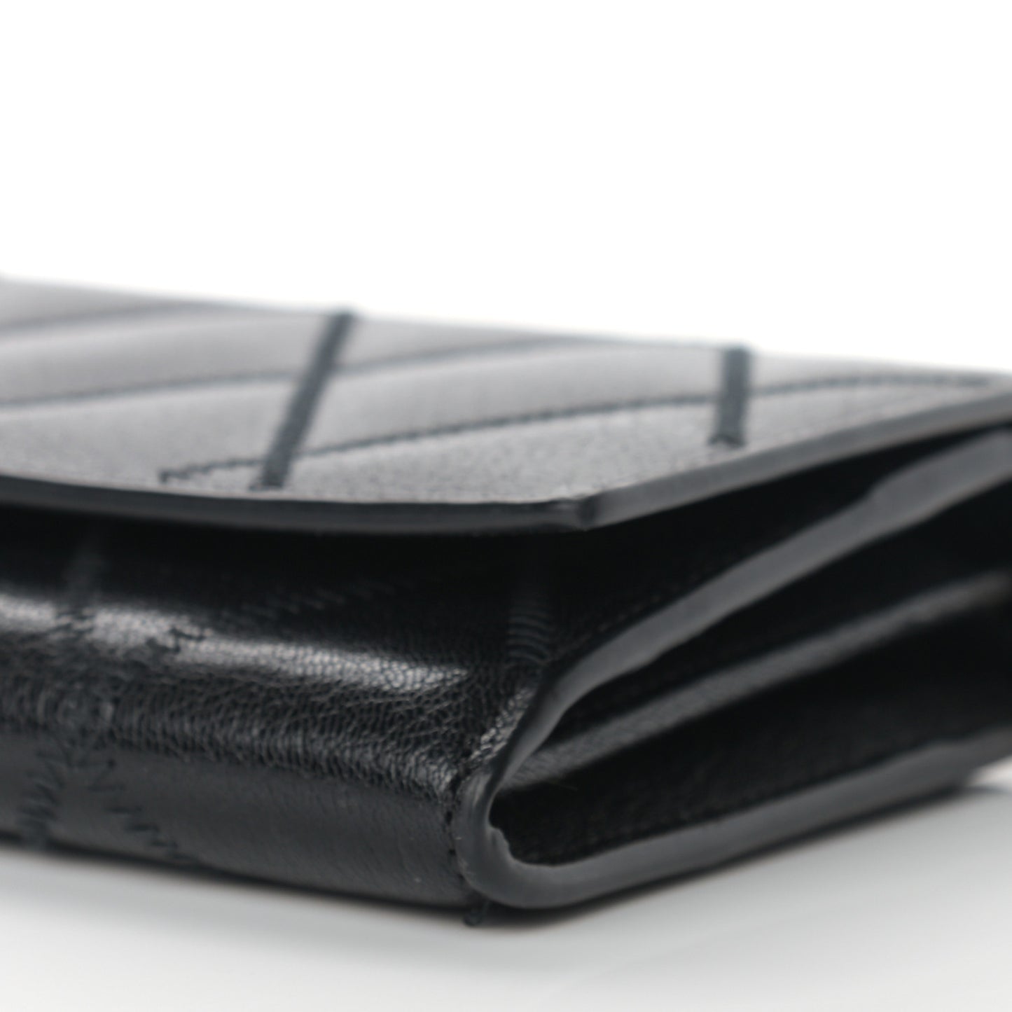 Goatskin Quilted GV3 Chain Wallet Black