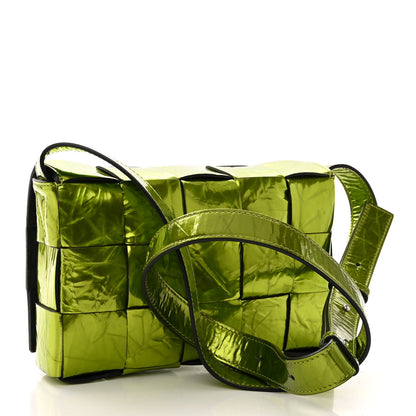 Bottega Veneta Metallic Crushed Calfskin Maxi Intrecciato Cassette Crossbody Bag Chlorophyll 3 of 9