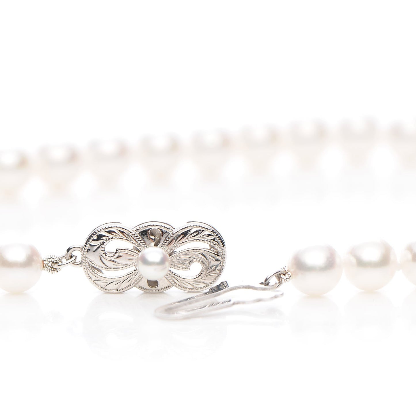 18K White Gold Akoya Cultured Pearl 6-7mm Strand Necklace 17
