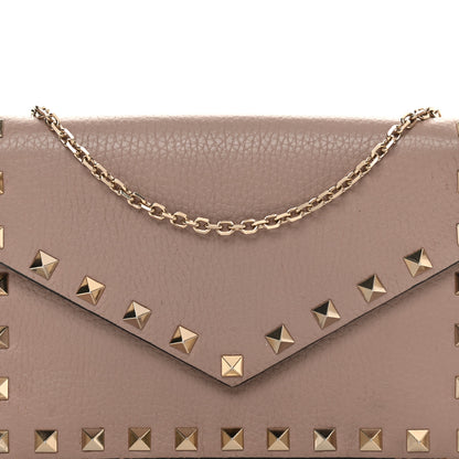 Valentino Garavani Pebbled Calfskin Rockstud Envelope Wallet on Chain Poudre 7 of 13