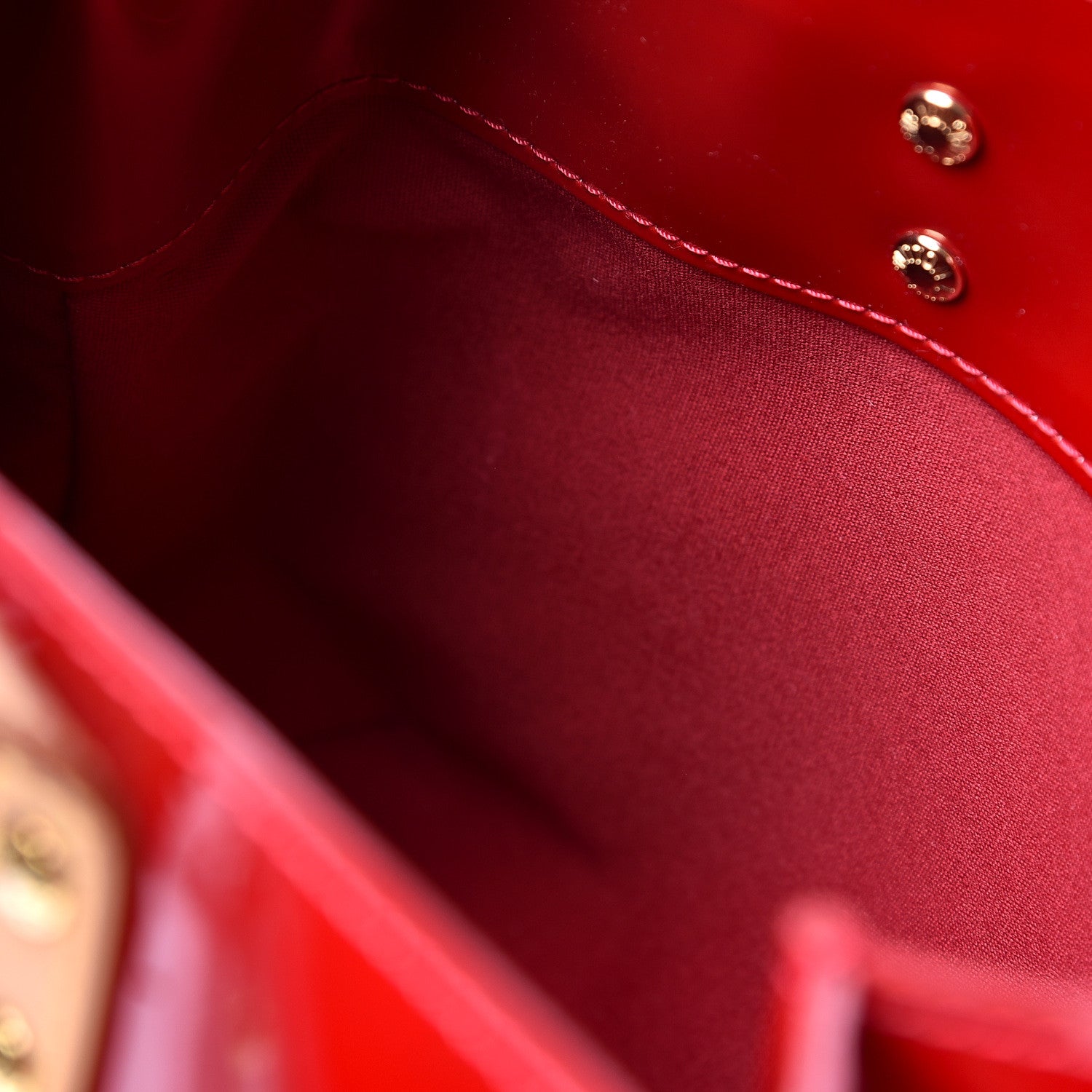 Louis Vuitton Vernis Reade PM Pomme D'Amour 7 of 15