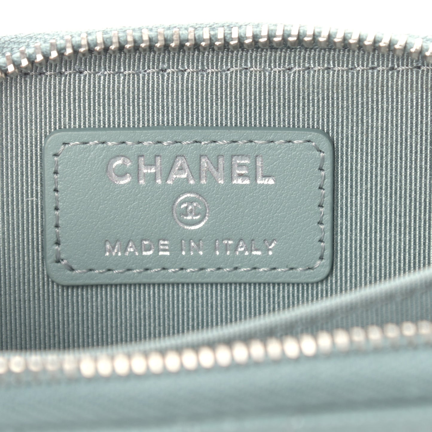 Caviar Quilted Zip Card Holder Light Blue