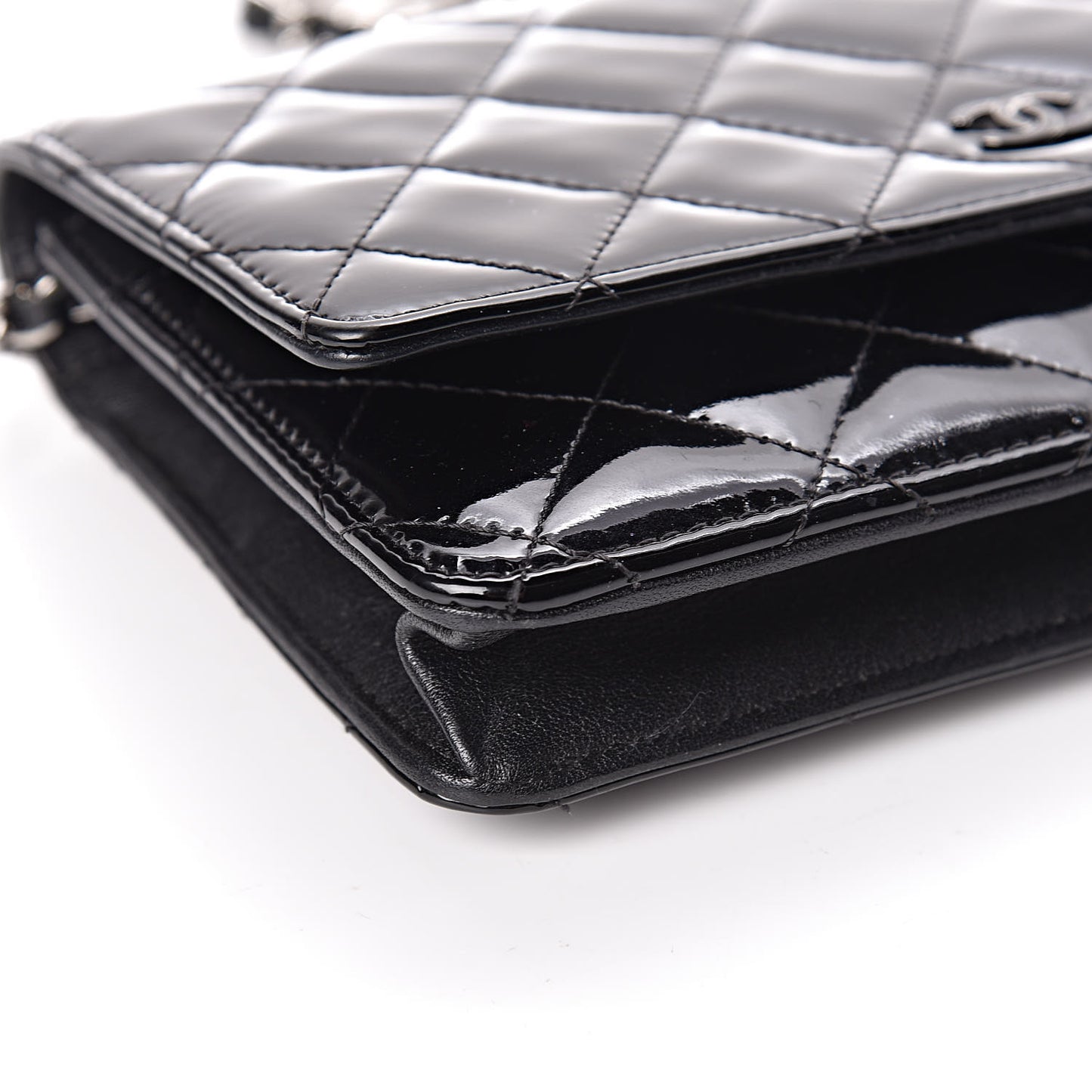 Patent Quilted Wallet On Chain WOC Black