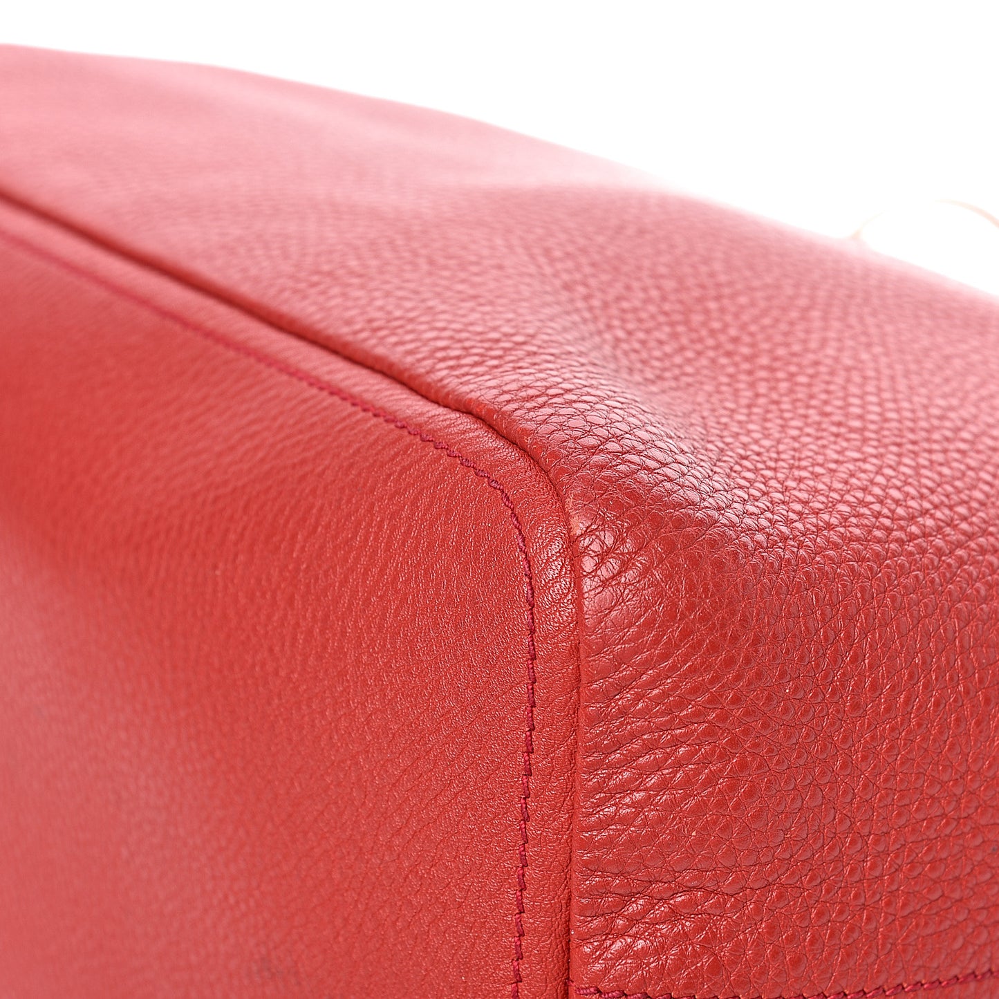 Vitello Daino Hobo Red