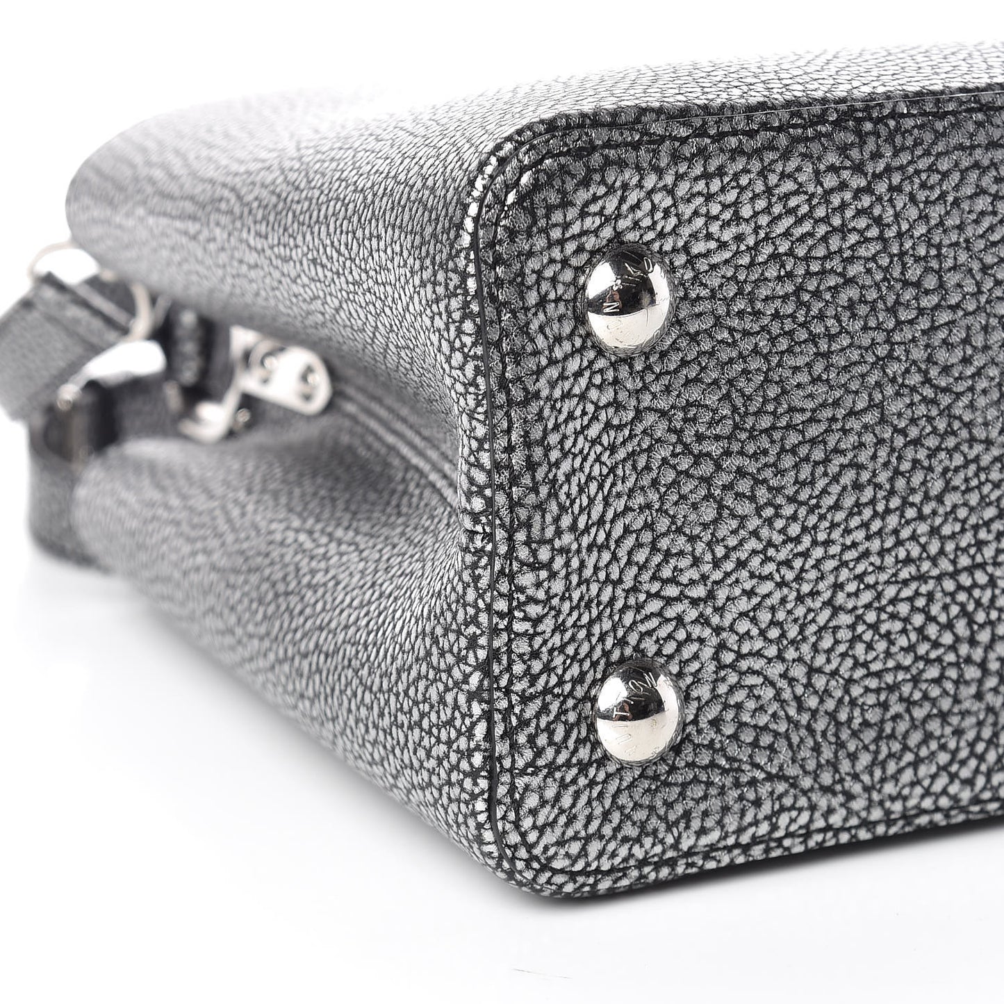 Metallic Taurillon Capucines PM Silver Black
