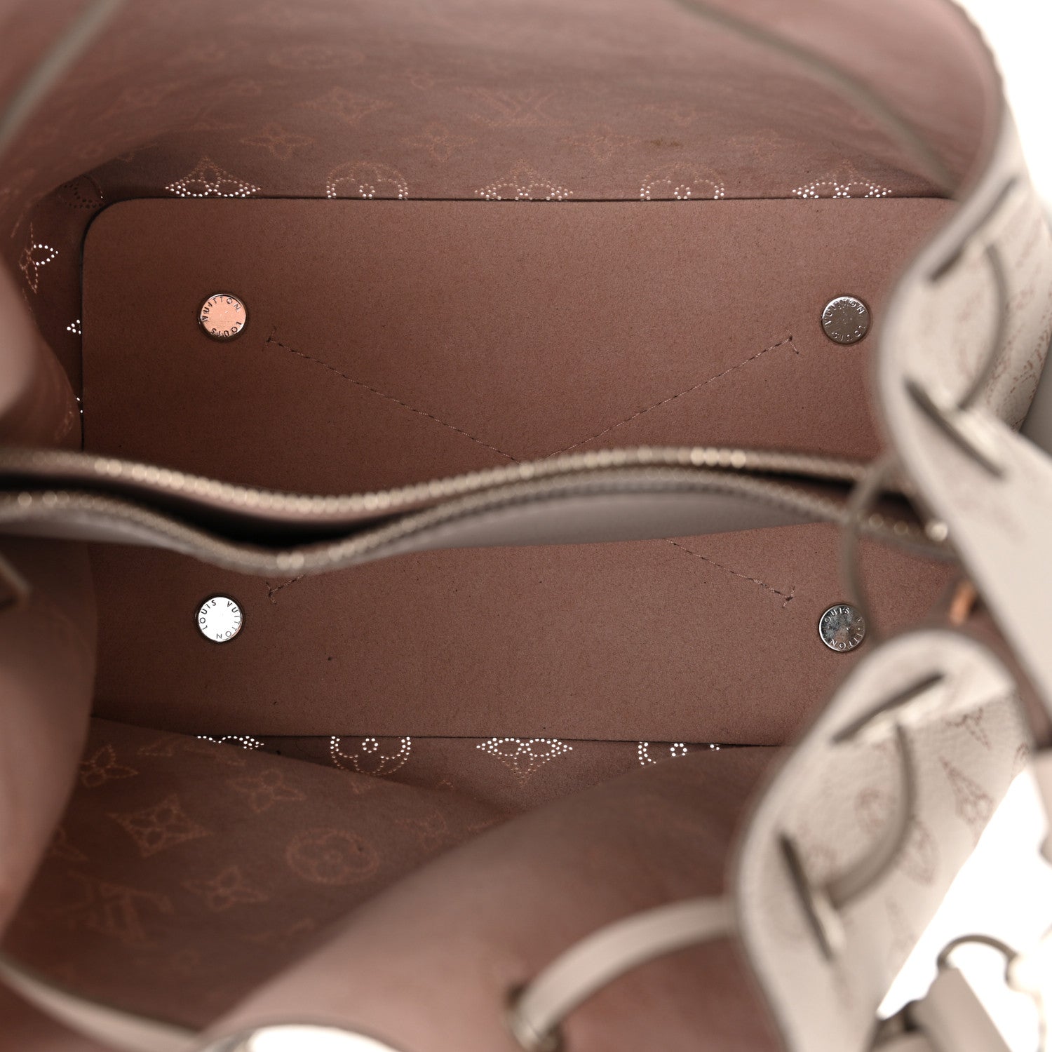 Louis Vuitton Mahina Muria Brume 5 of 10