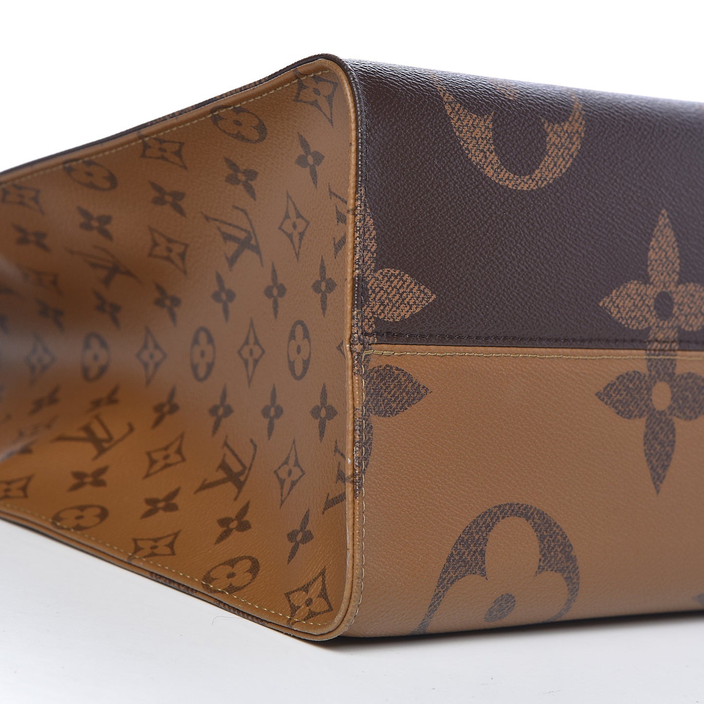Reverse Monogram Giant Onthego GM