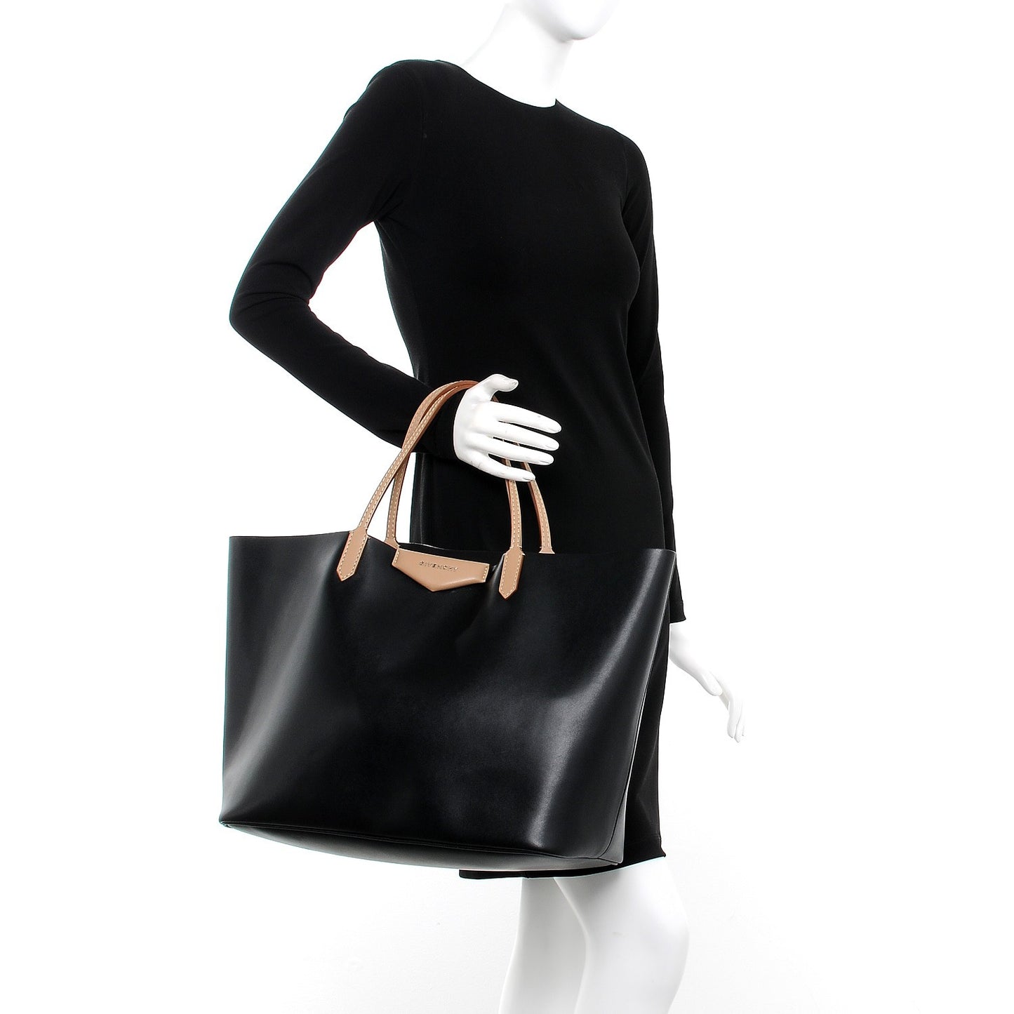 Calfskin Large Antigona Tote Black Beige