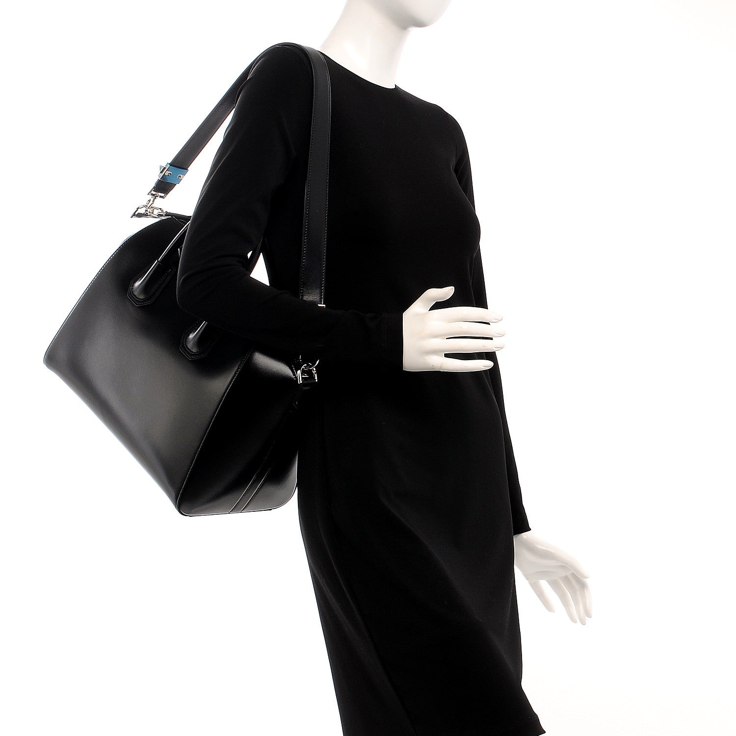 Givenchy Shiny Lord Calfskin Medium Antigona Black 2 of 8