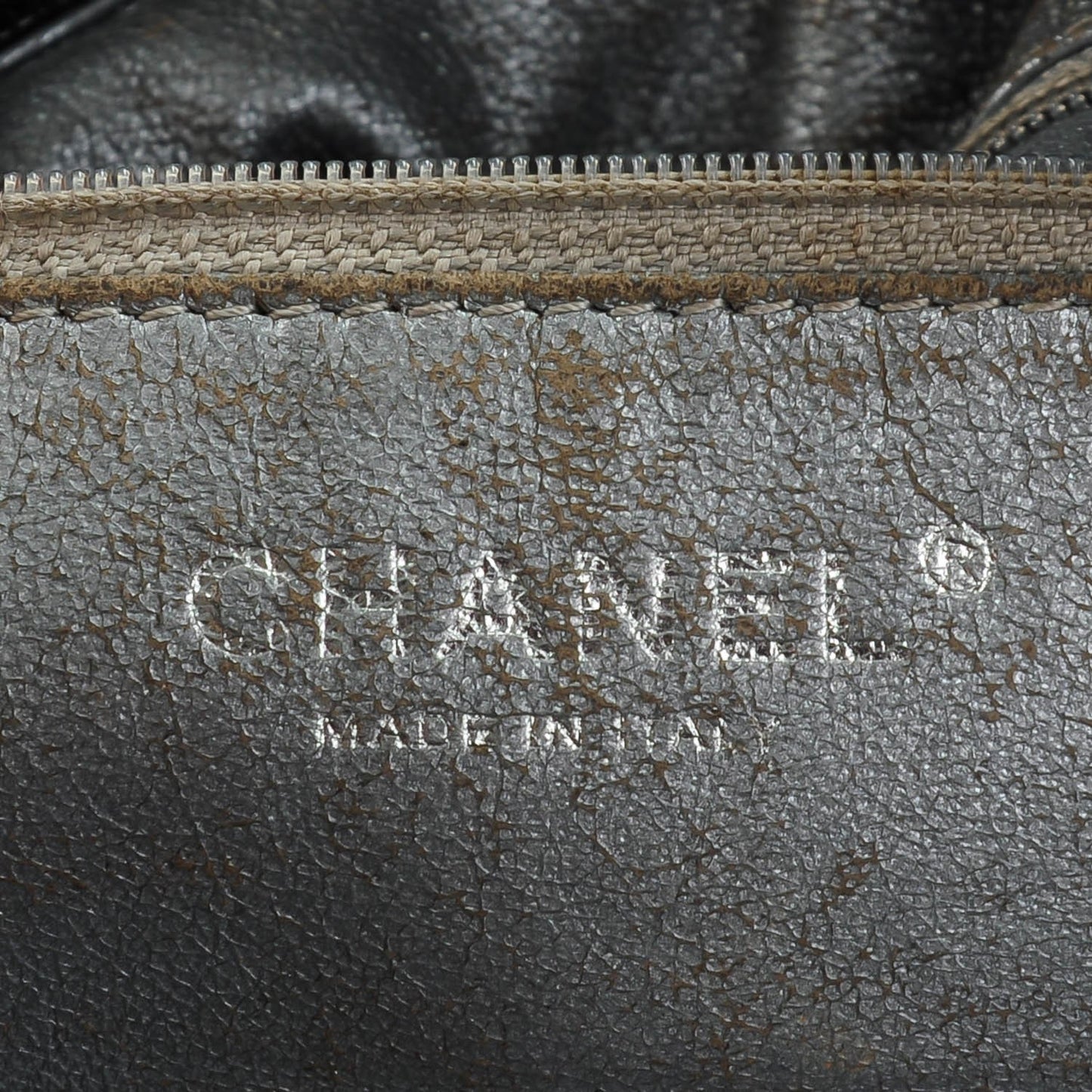 Glazed Caviar Modern Chain Tote Black