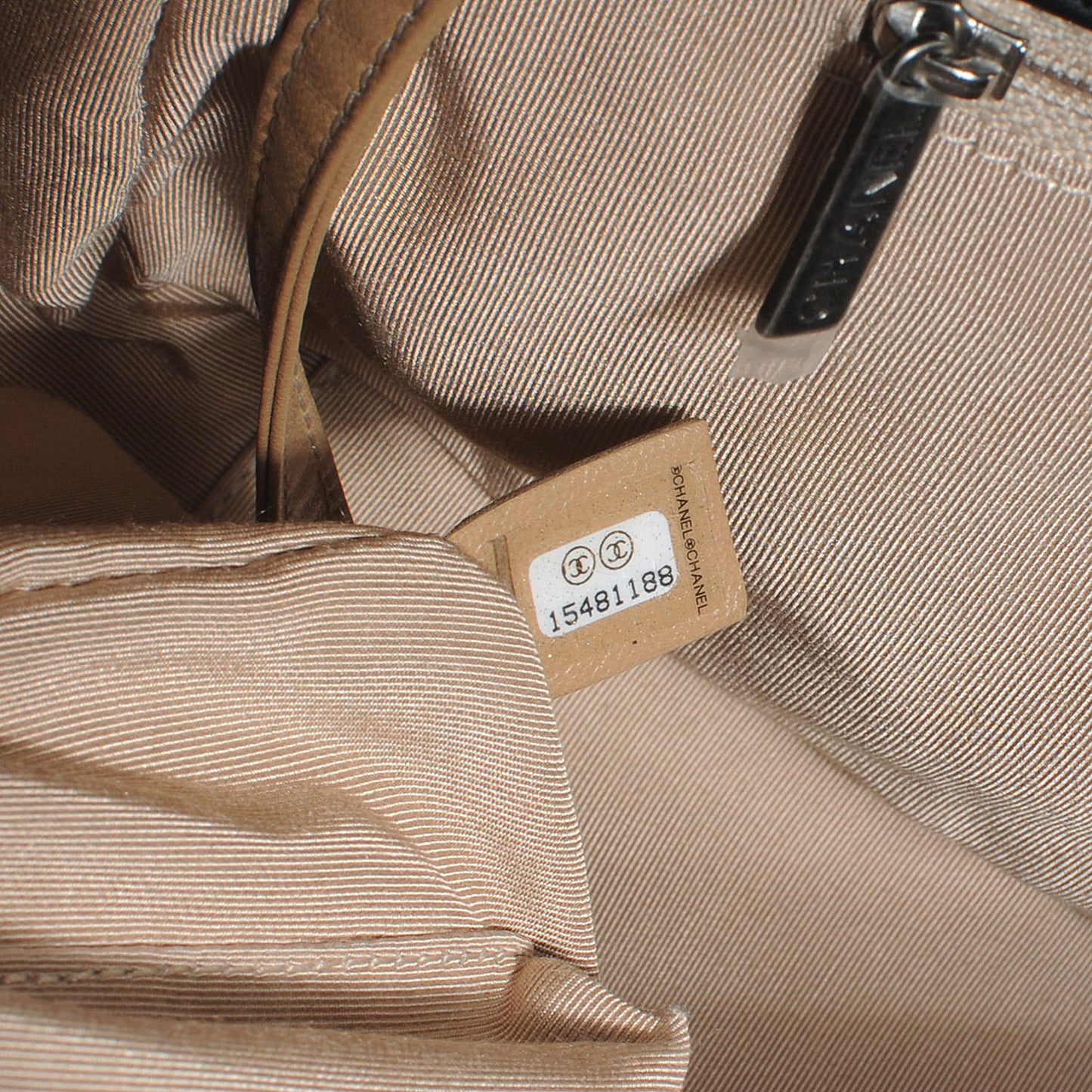 Glazed Crinkled Large East West Flap Black