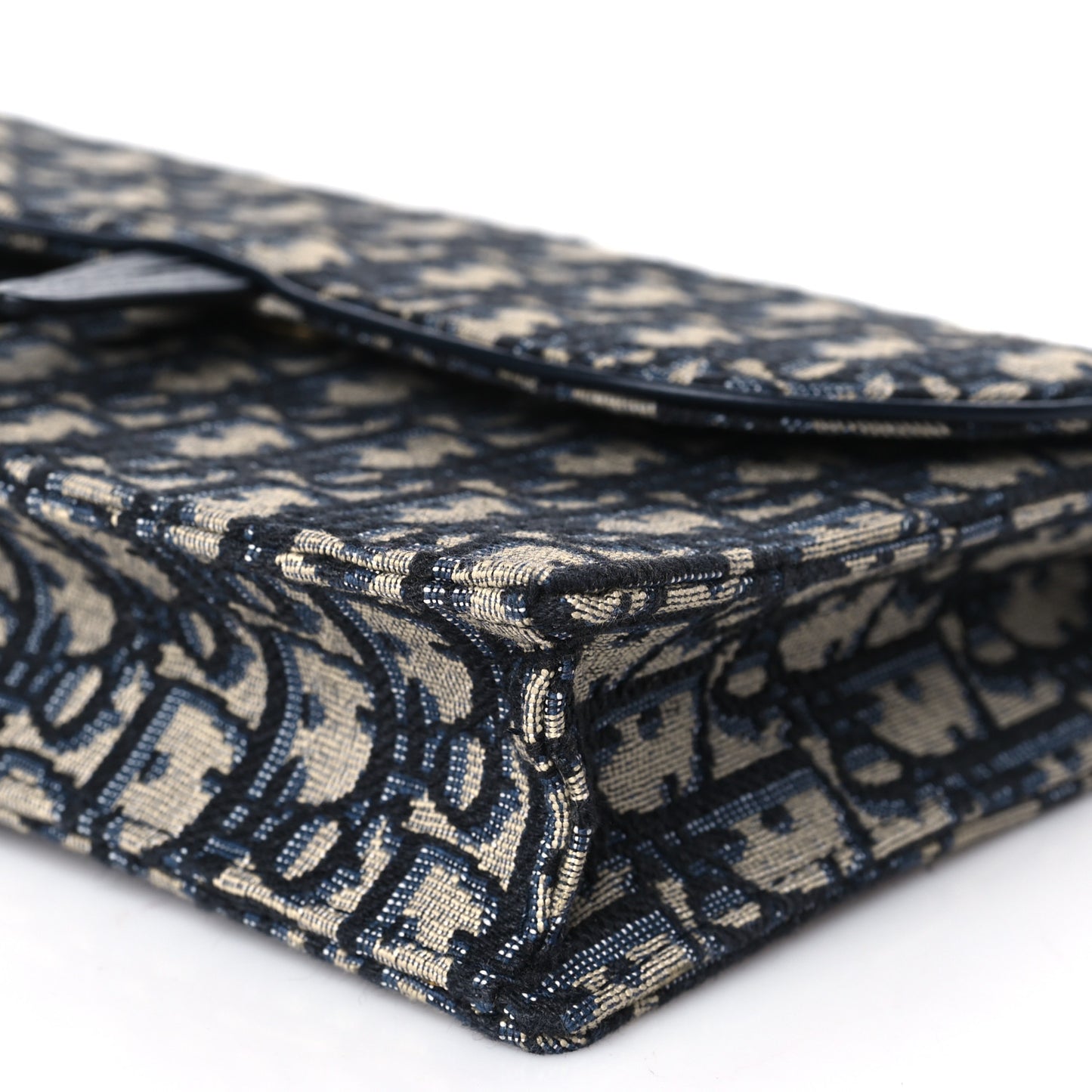 Oblique Saddle Chain Pouch Blue