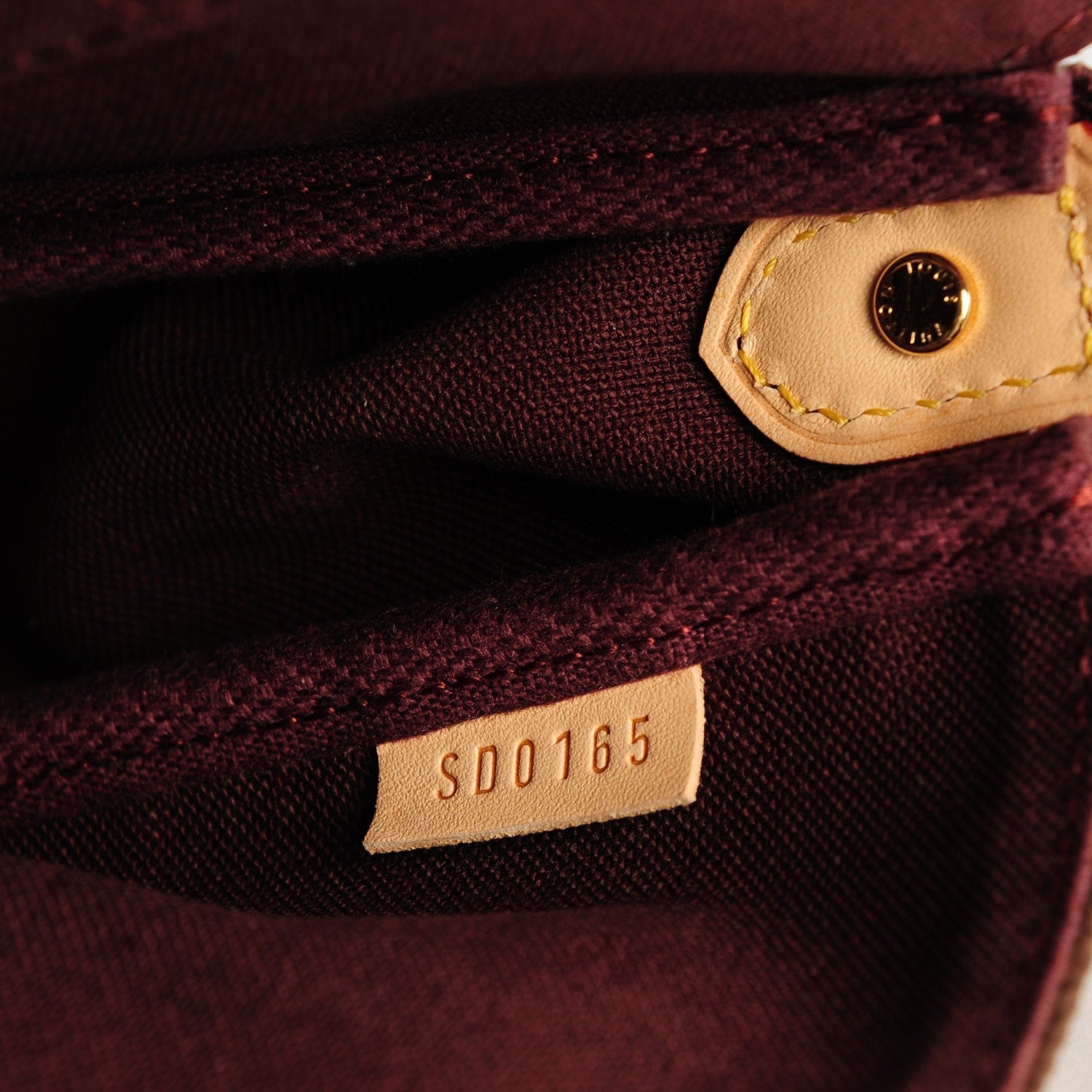 Louis Vuitton Monogram Favorite MM 8 of 8